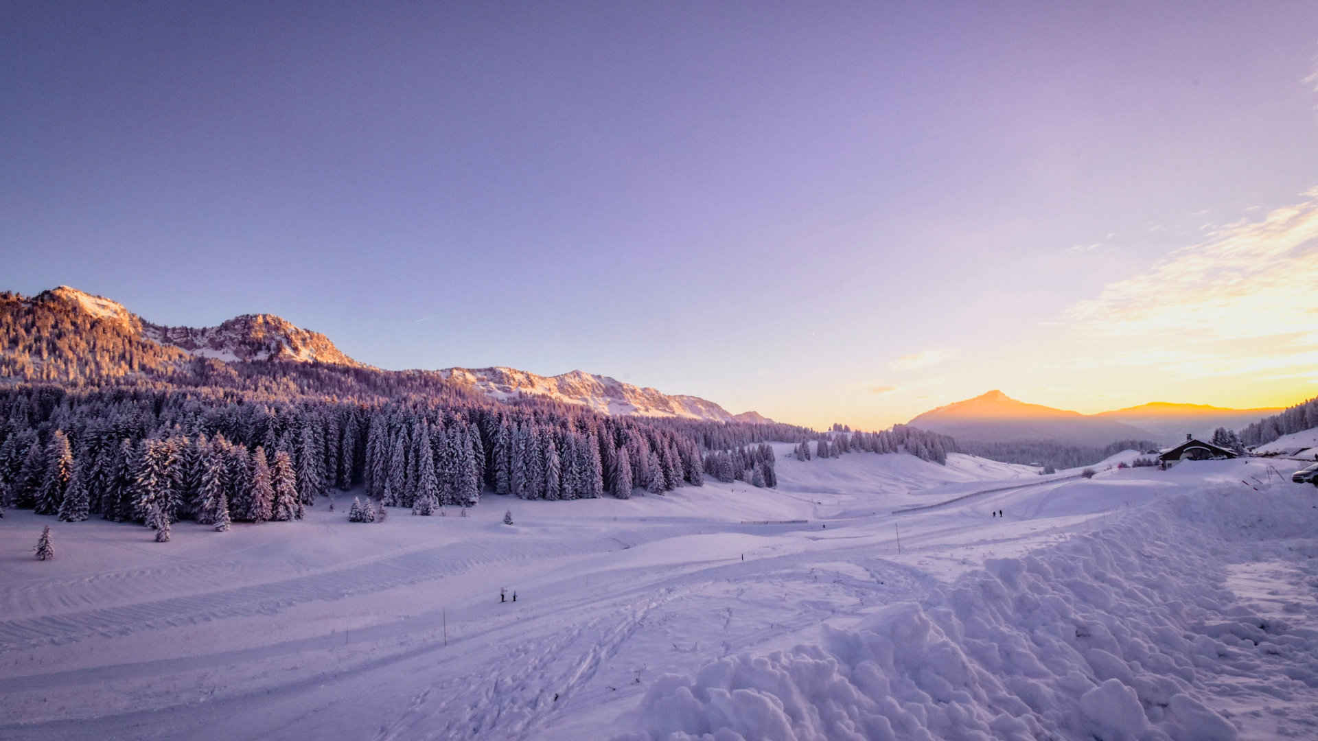 唯美的天然滑雪场美丽风景桌面壁纸
