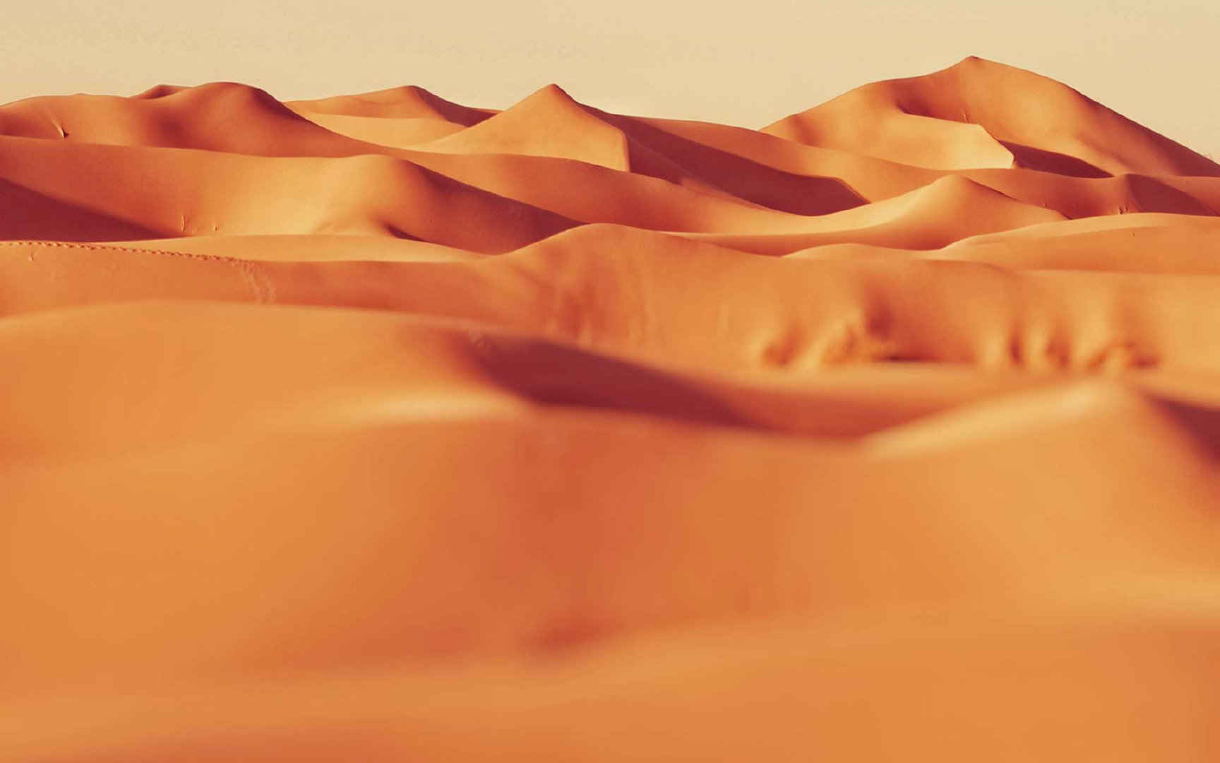 一望无际的沙漠创意电脑壁纸免费下载-