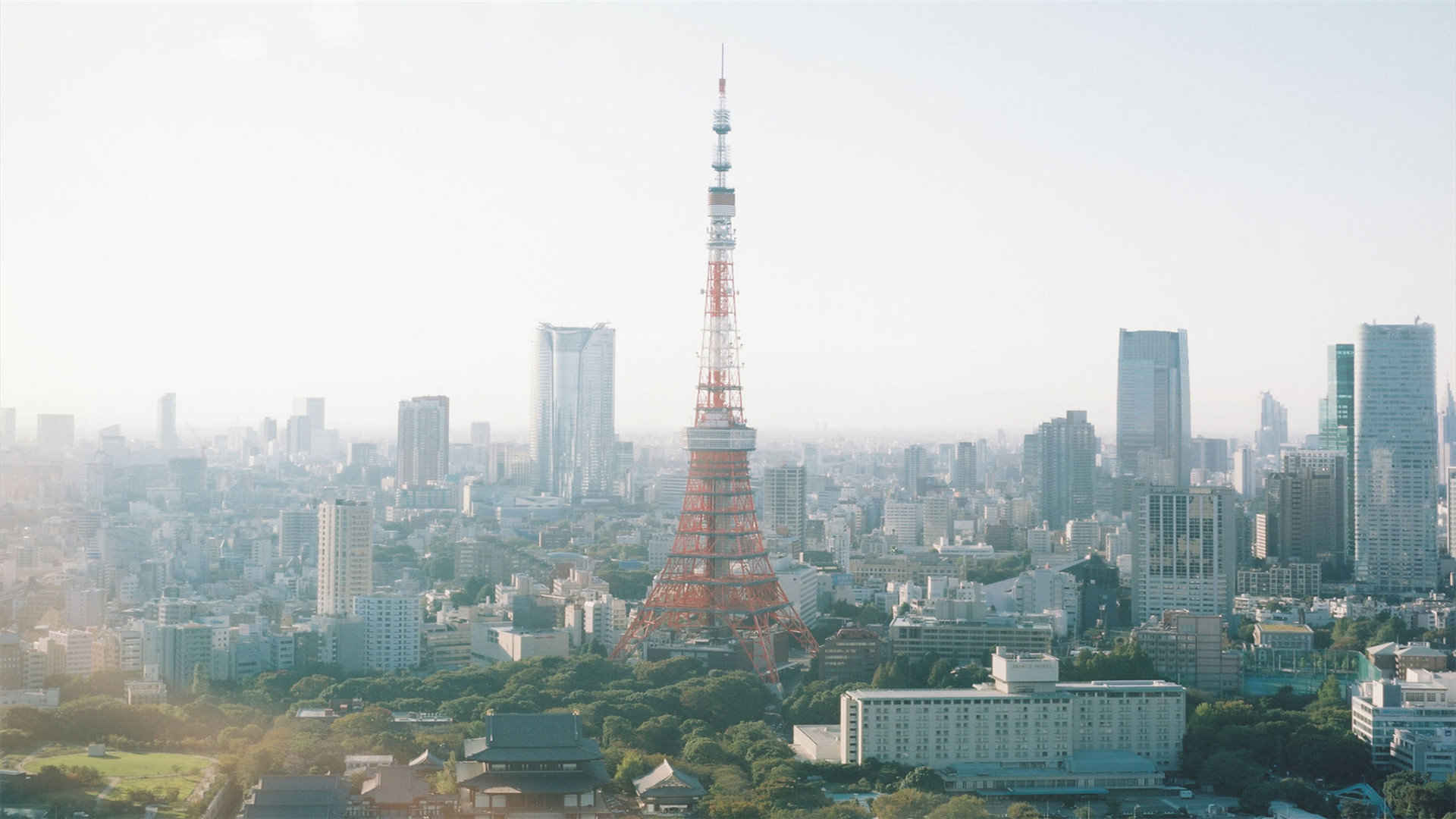 日本东京铁塔高清桌面壁纸
