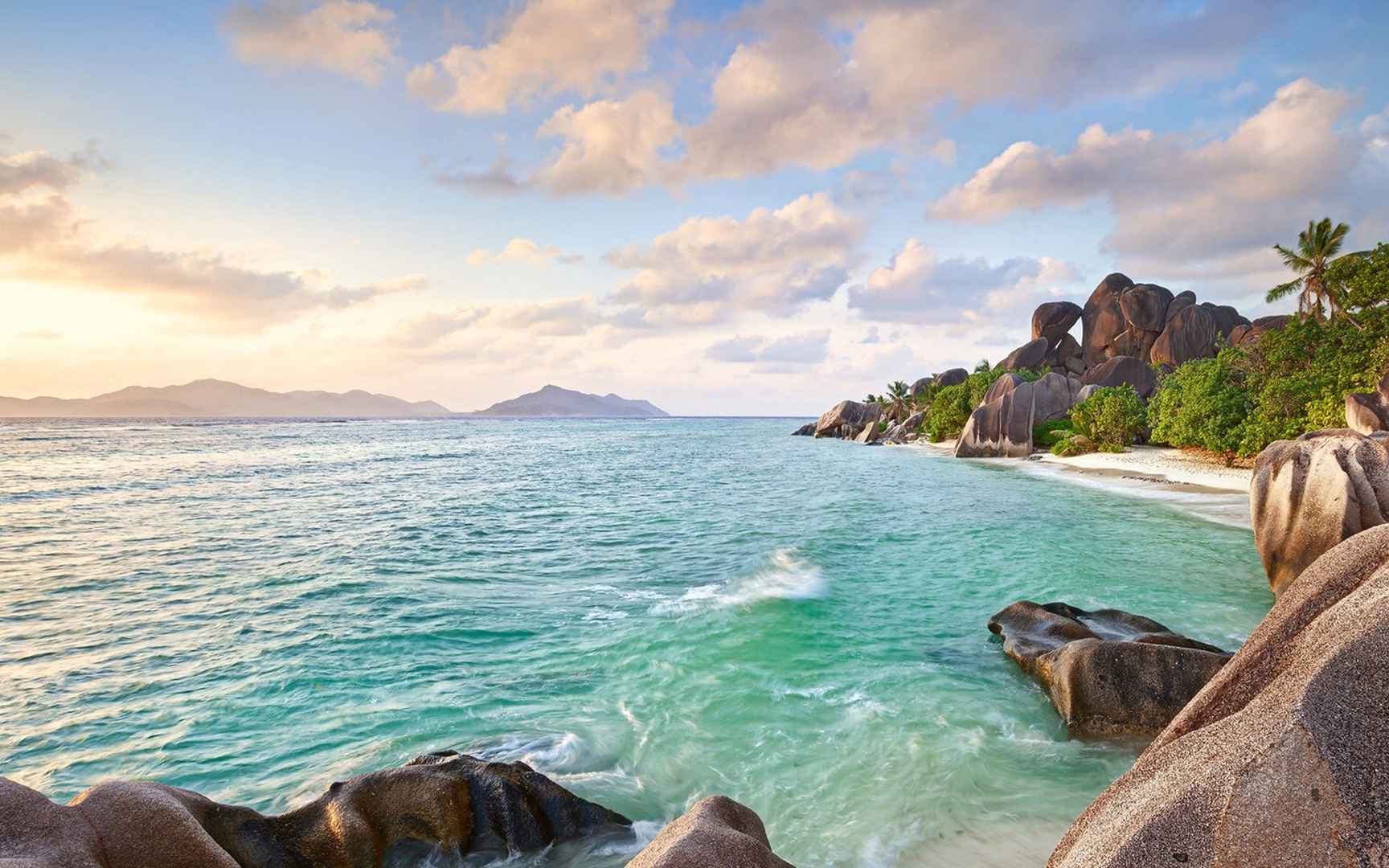 塞舌尔海边唯美风景电脑壁纸-