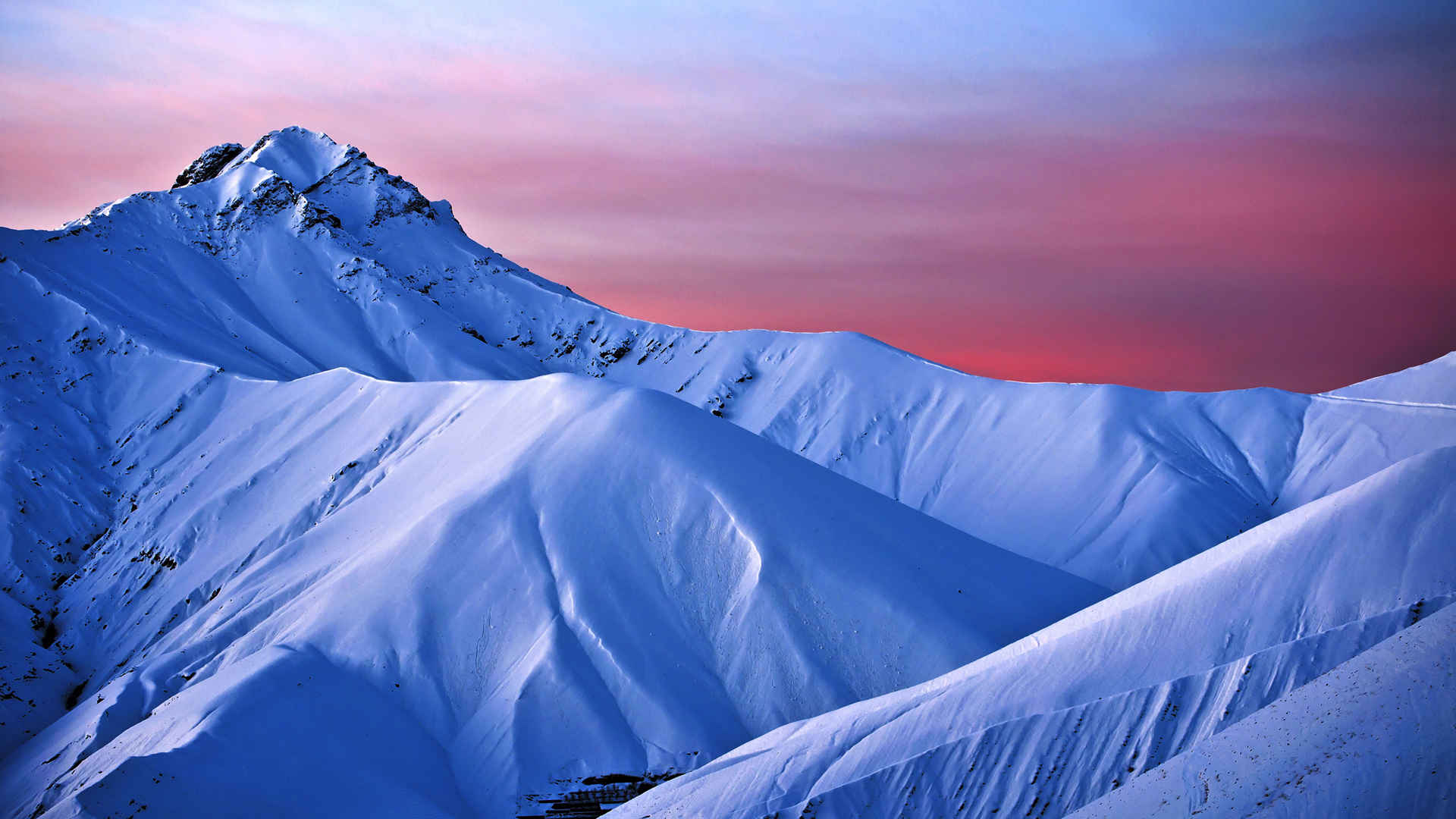 伊朗德黑兰 蓝色的早晨 雪峰风景桌面壁纸-