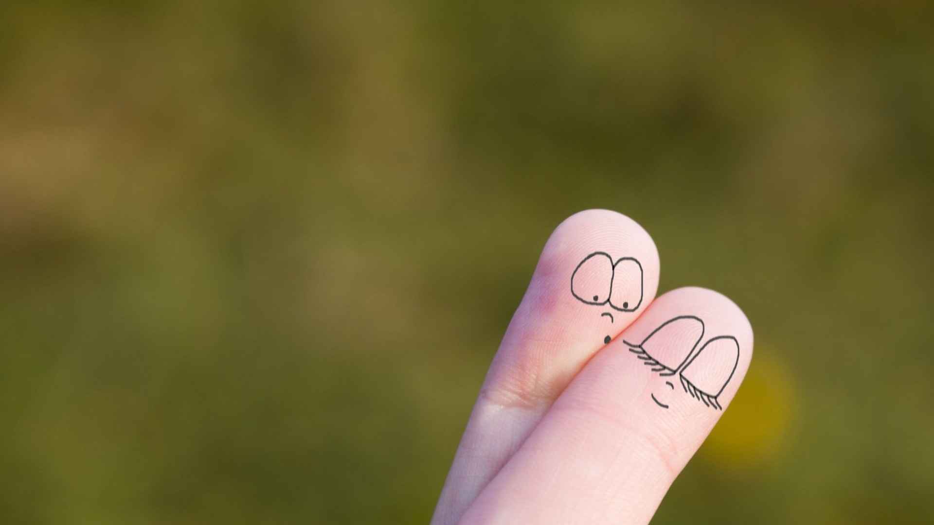 手指画 情侣 微笑的照片 可爱壁纸-