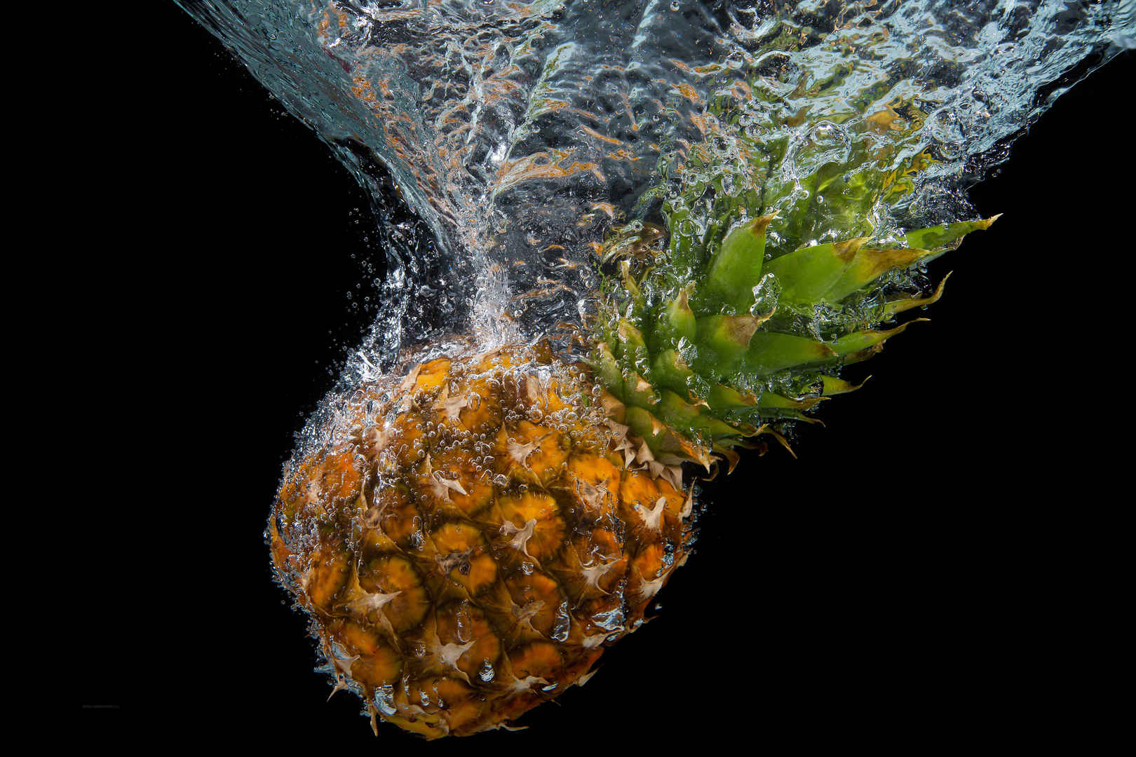 飞溅 水 水溅 水果 新鲜水果 菠萝 创意水果5K图片-