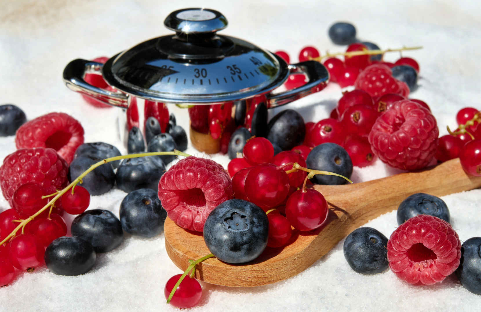 浆果 混合 山莓 蓝莓 葡萄干 水果 甜 健康 维生素 食品 弗里施 糖 锅 4K图片