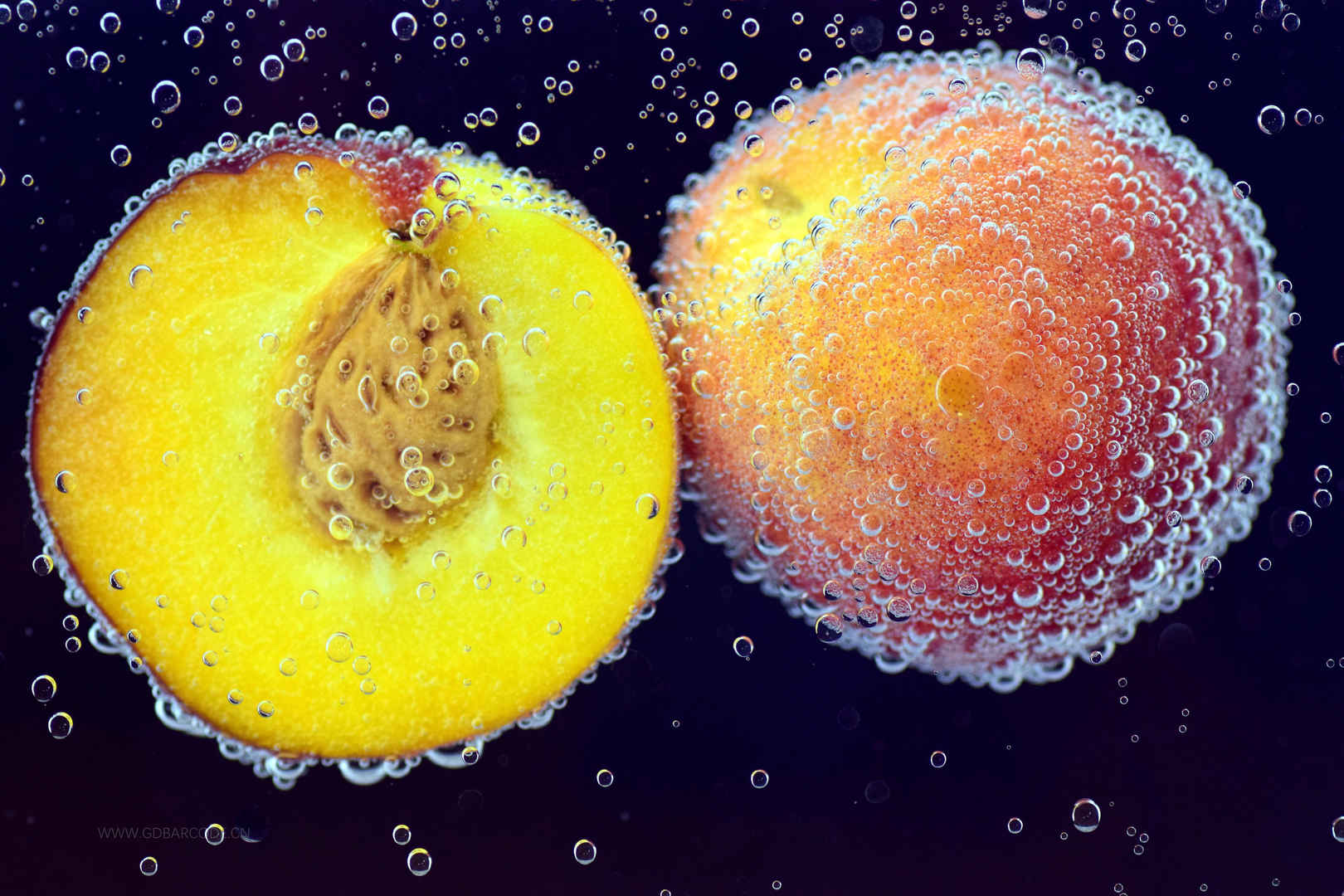 桃 水果 吃 美味 红色 黄色 甜 成熟 健康 石果 美味的桃子 多汁 水 6K水果图片-