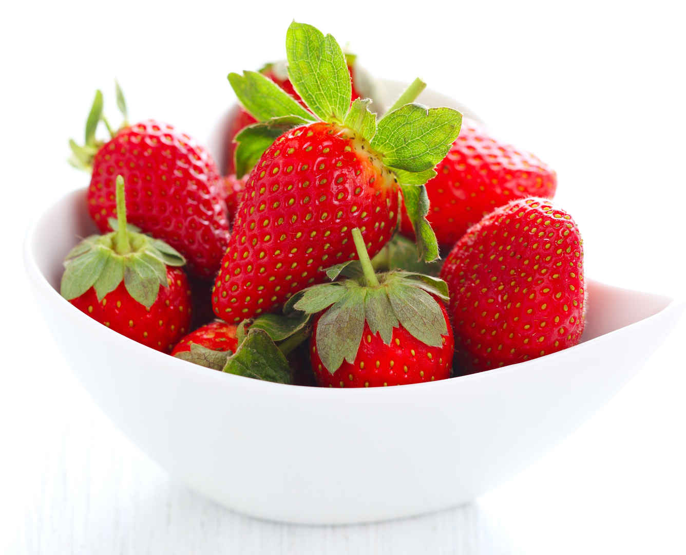 草莓 新鲜水果 碗 高清草莓图片-