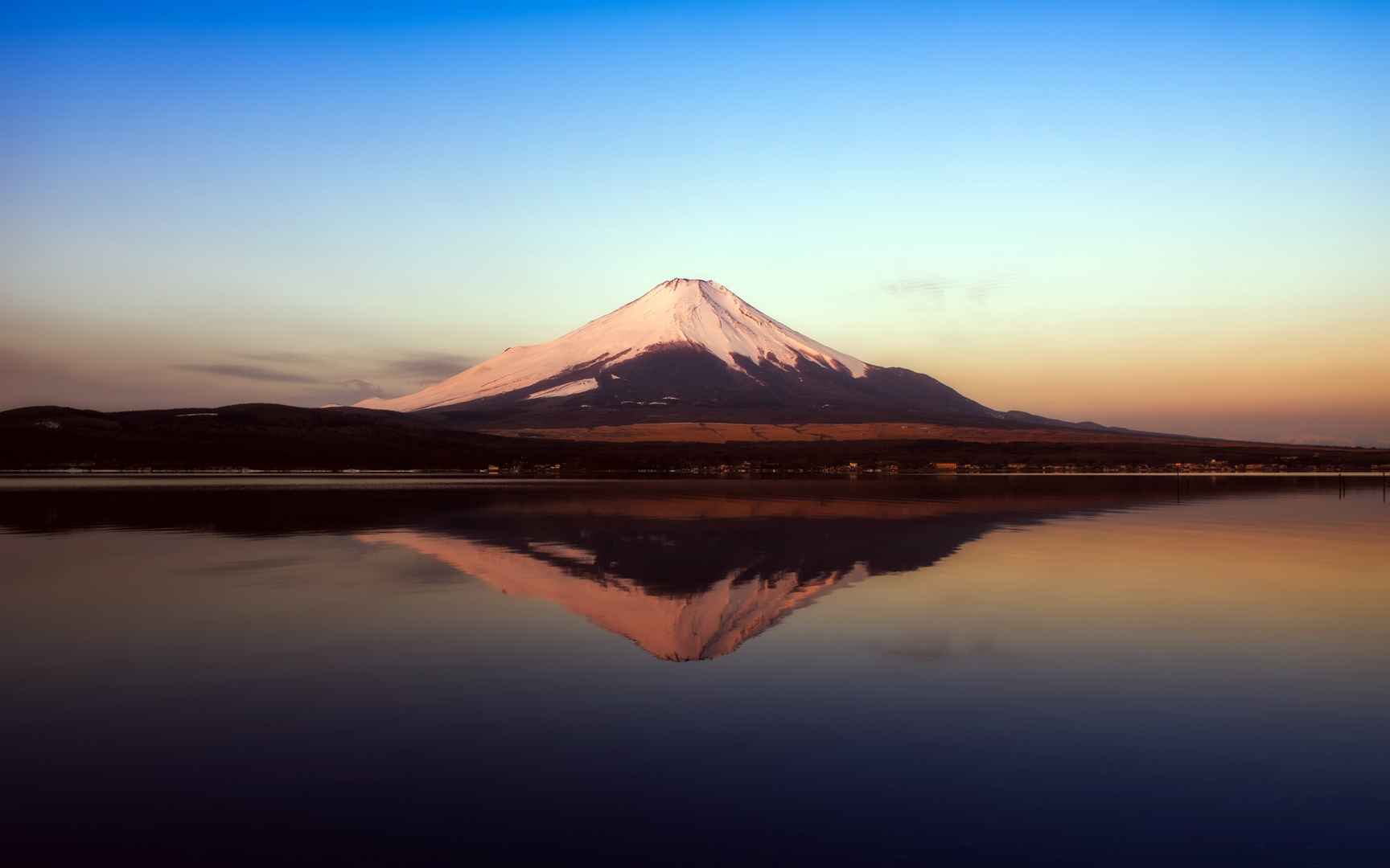 美丽的日本富士山风景高清壁纸