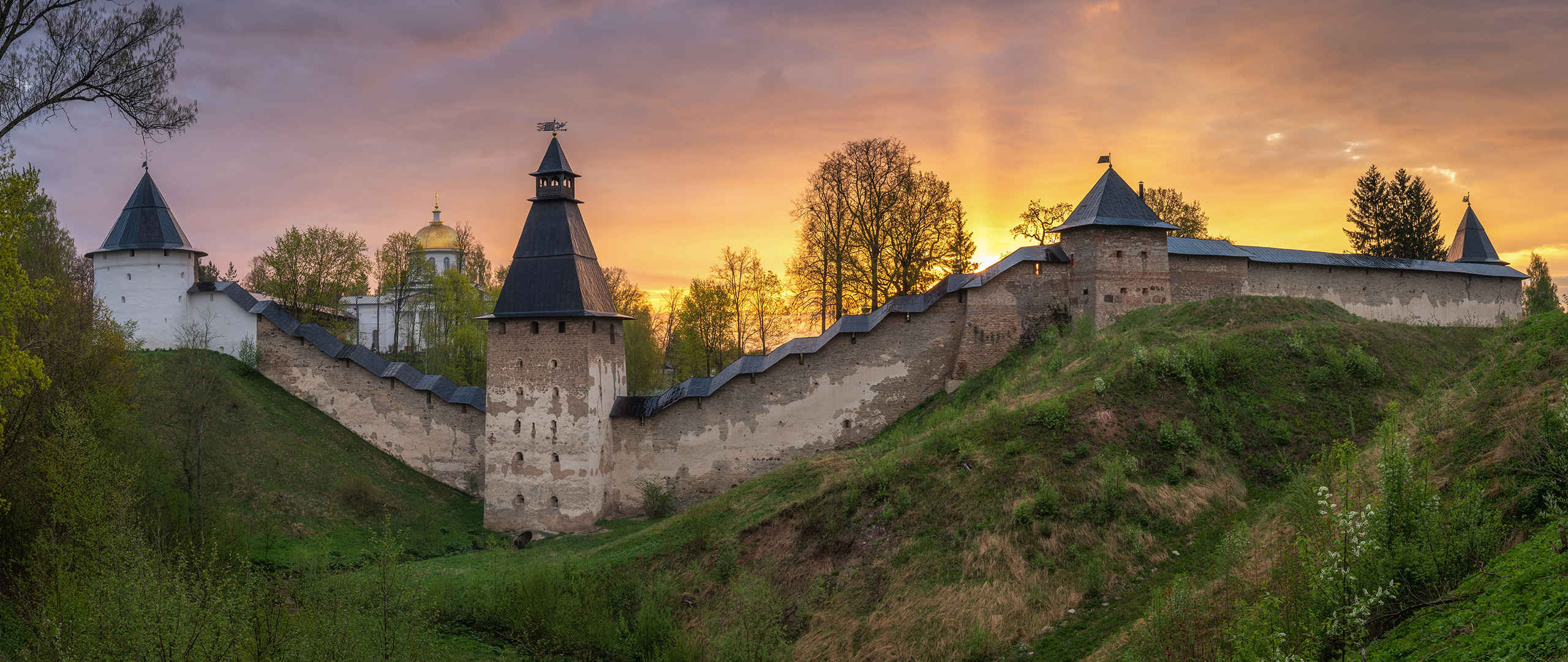 俄罗斯修道院围墙 日落壁纸