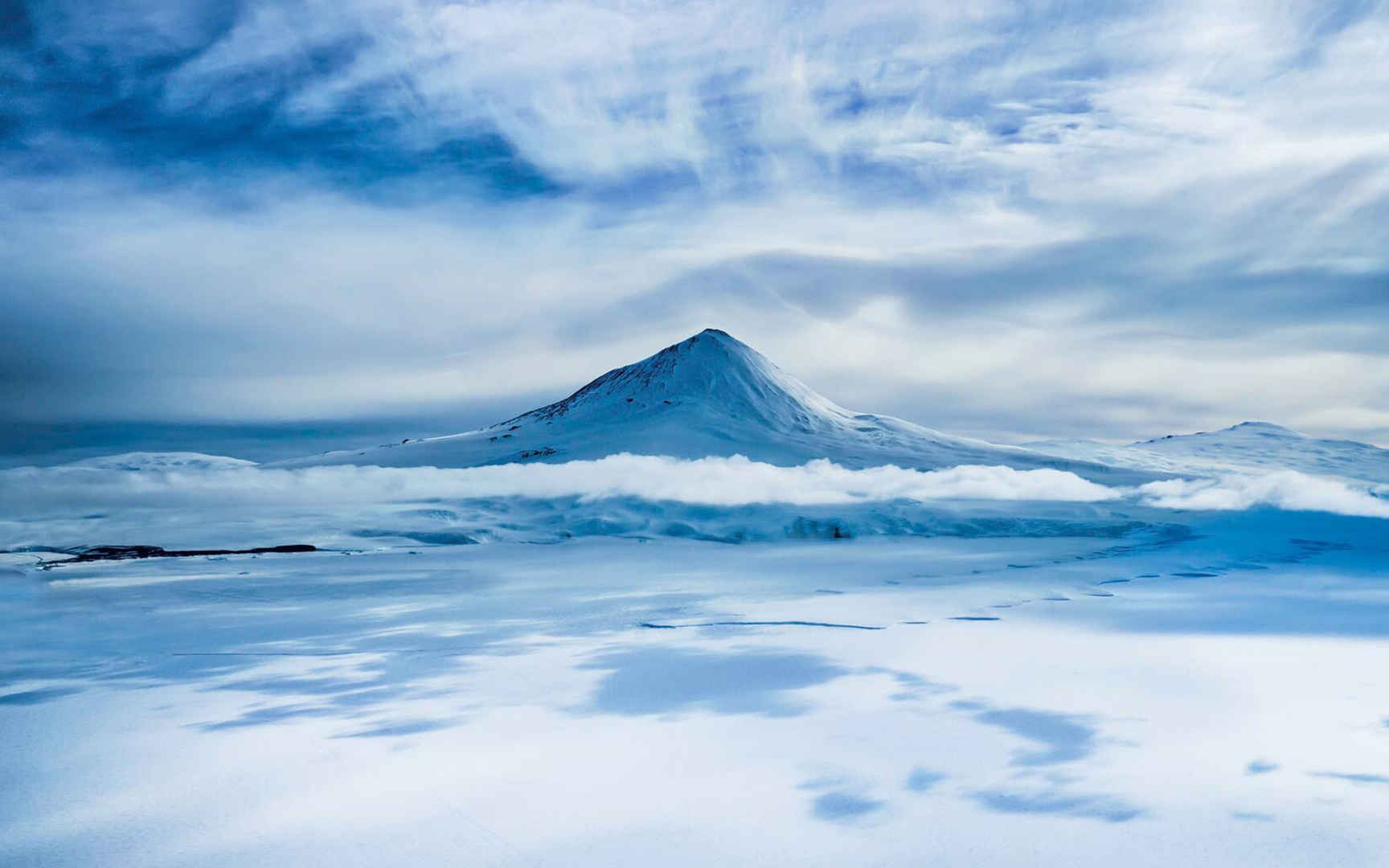 冬天里的南极冰山电脑壁纸图片