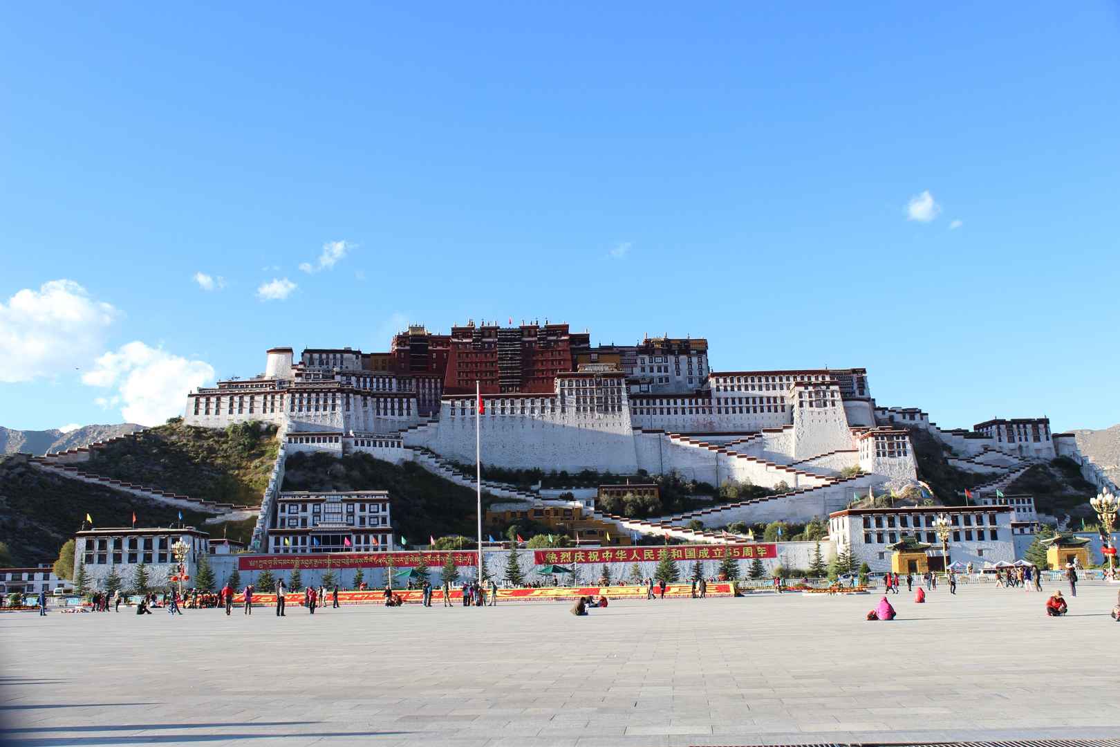 西藏布达拉宫建筑风景图片-