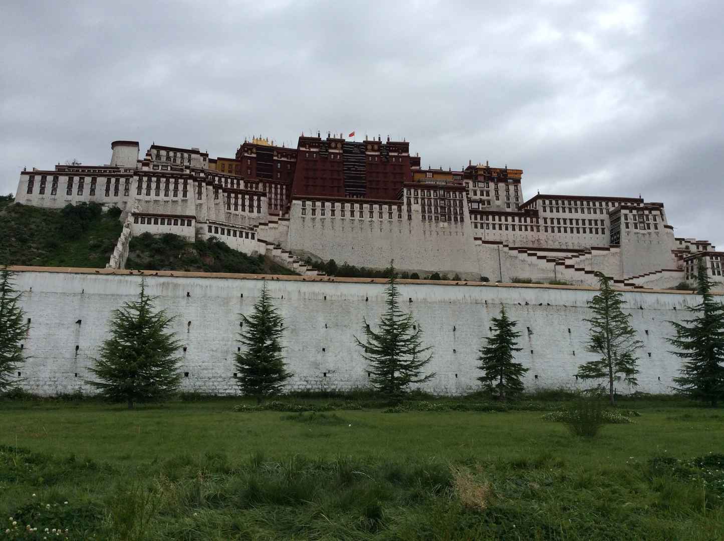 西藏拉萨布达拉宫壁纸图片-