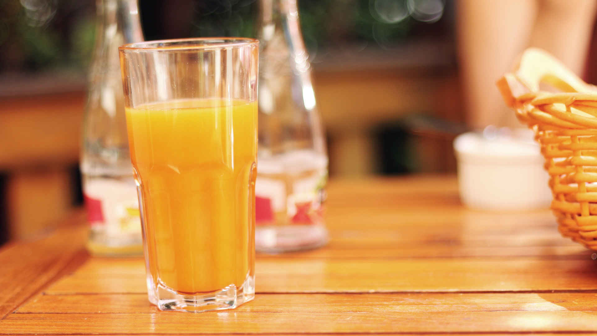 高清鲜橙汁桌面壁纸