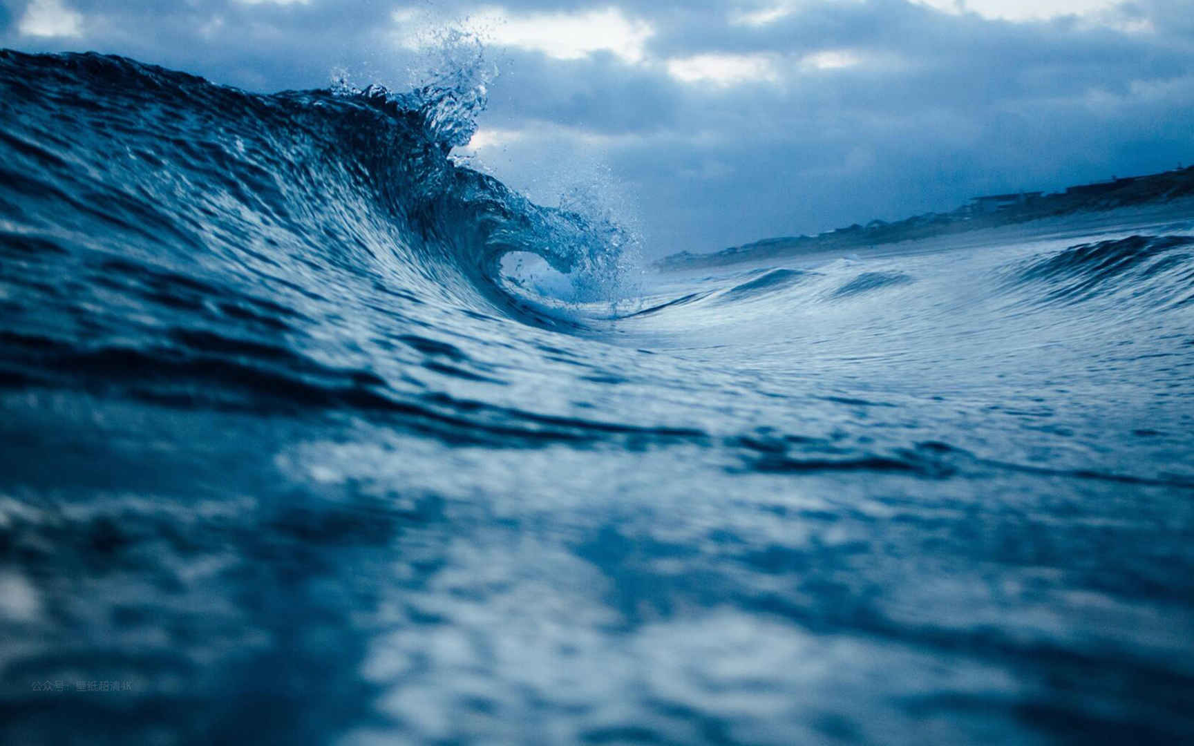 海面上激起的海浪电脑壁纸图片