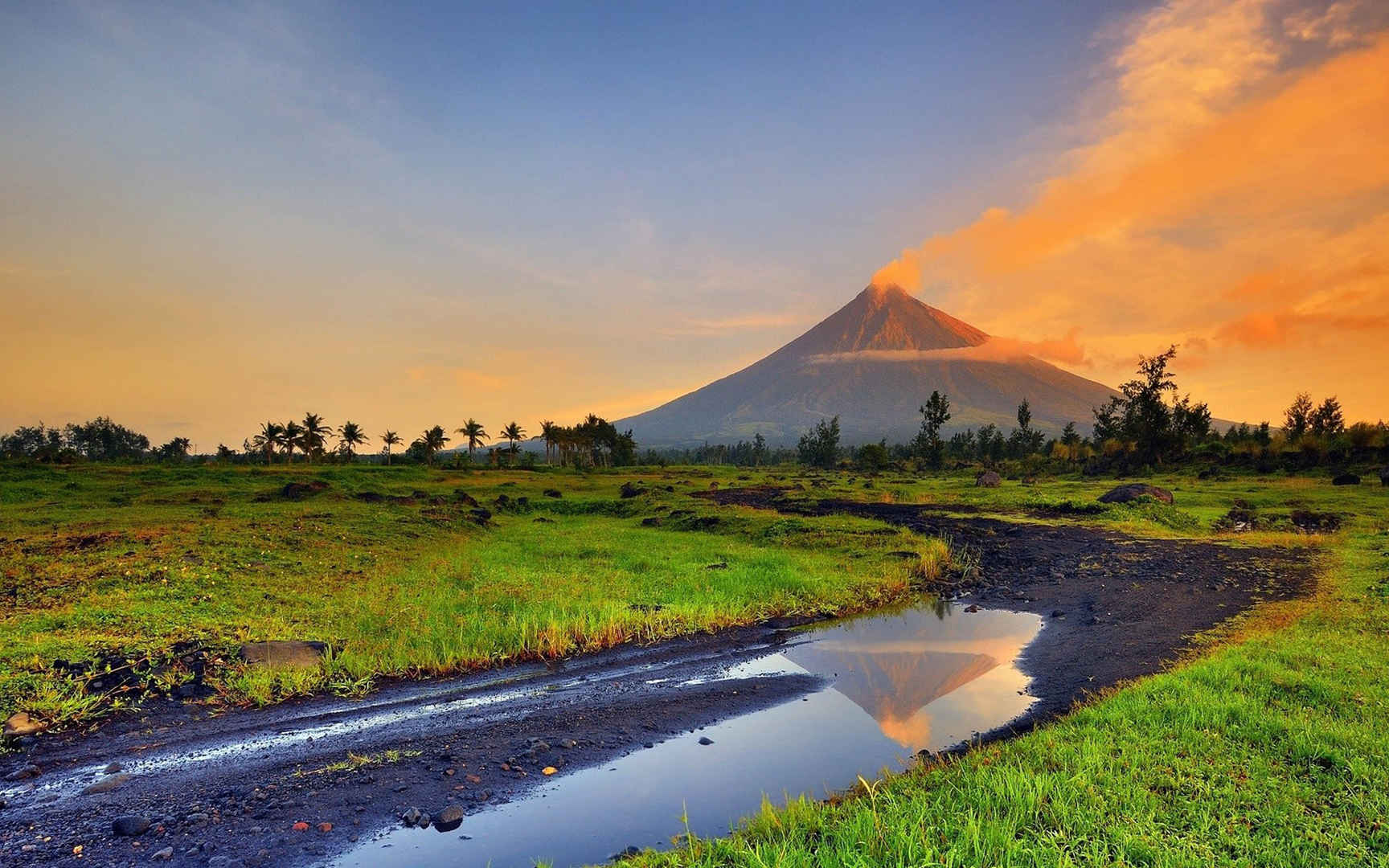 唯美风景菲律宾火山溪流电脑壁纸图片