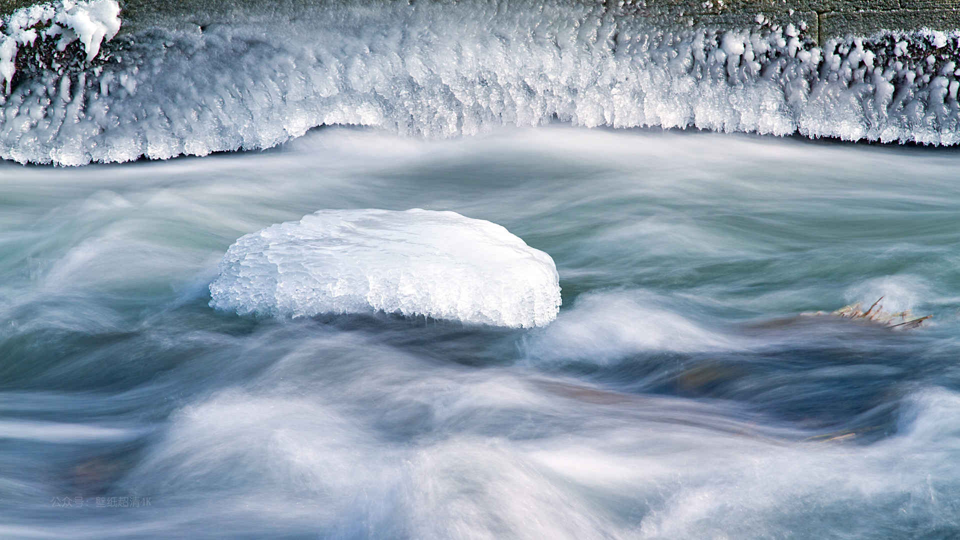解冻的溪水河流图片壁纸-
