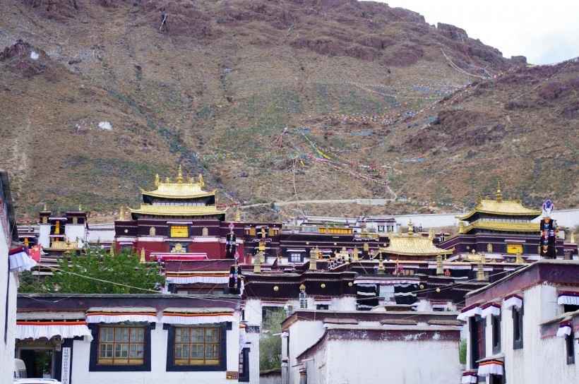 西藏藏传佛教寺院扎什伦布寺风景壁纸-