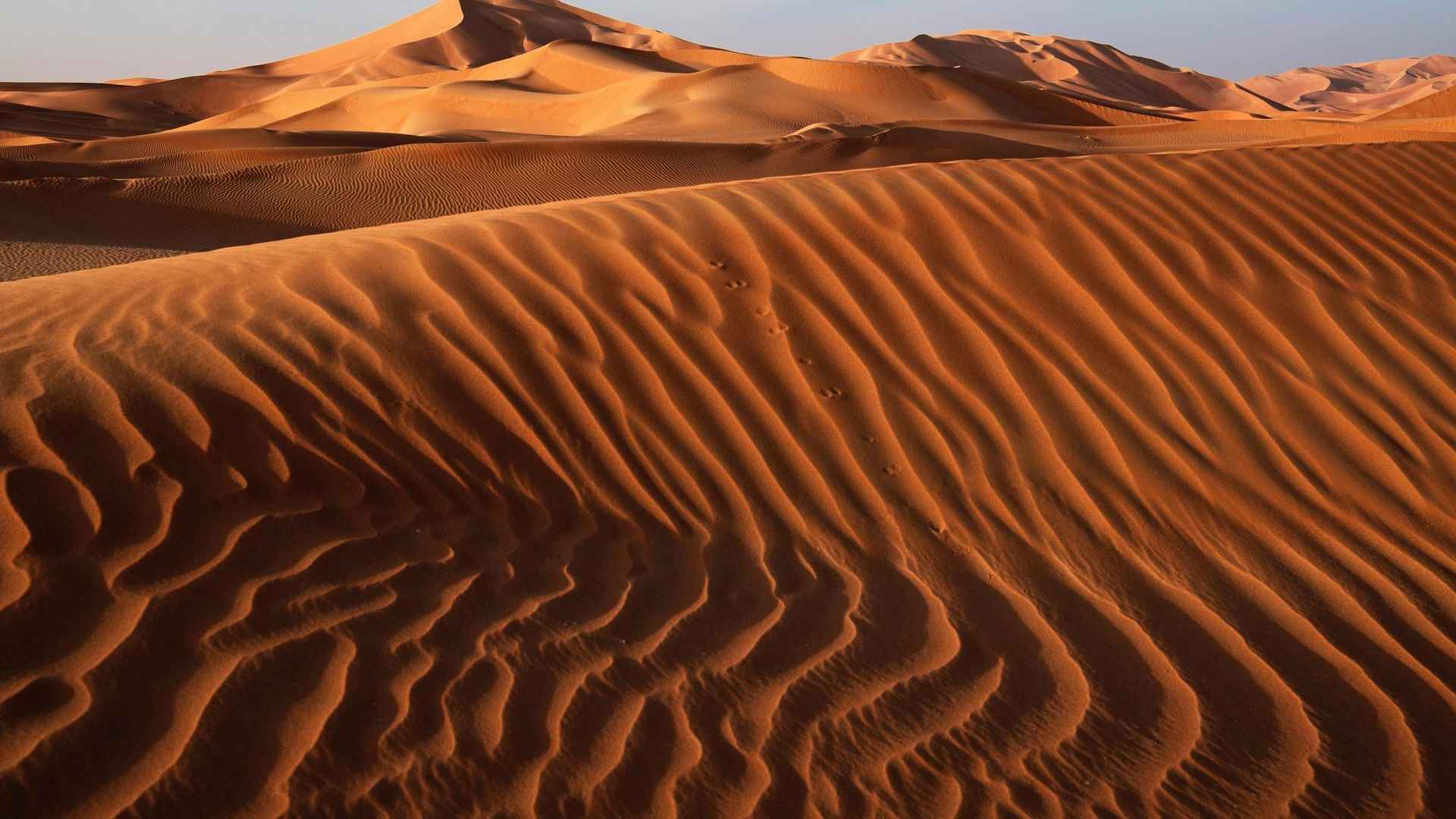 沙漠桌面图片，一望无际的沙漠一角景色场景桌面壁纸图片-