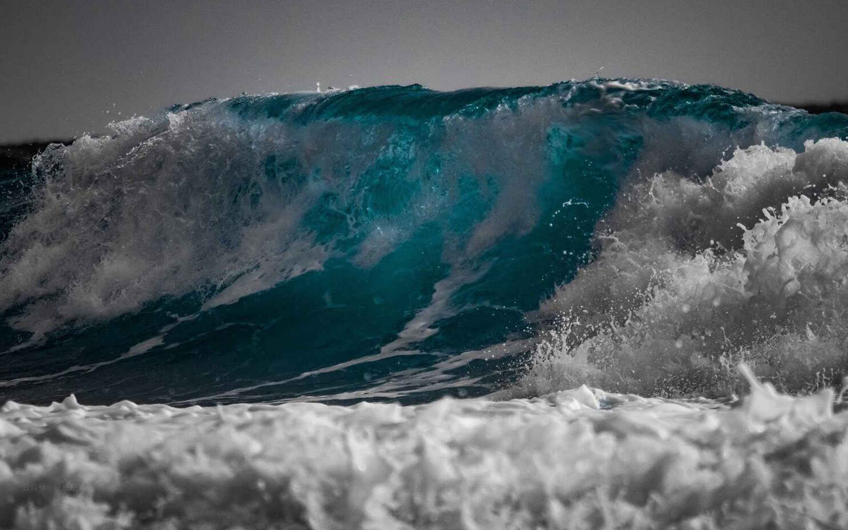 蔚蓝又唯美的海浪电脑壁纸图片