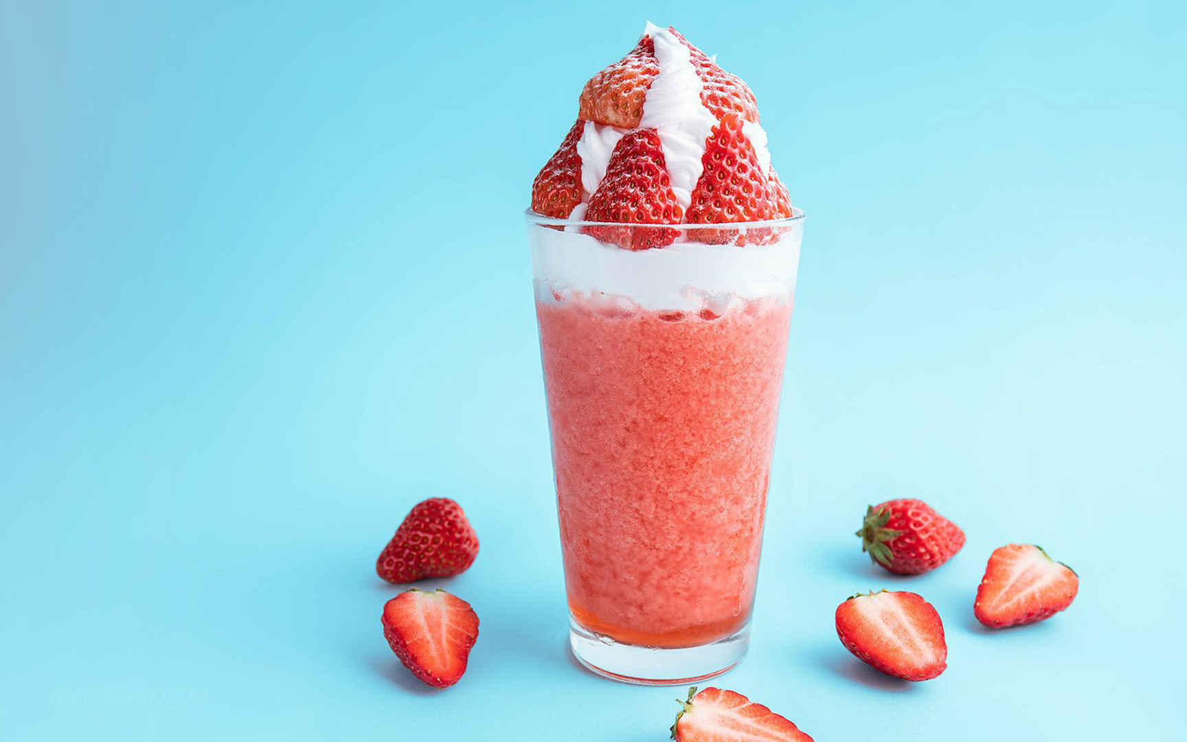 草莓奶盖冰激凌饮品高清电脑壁纸