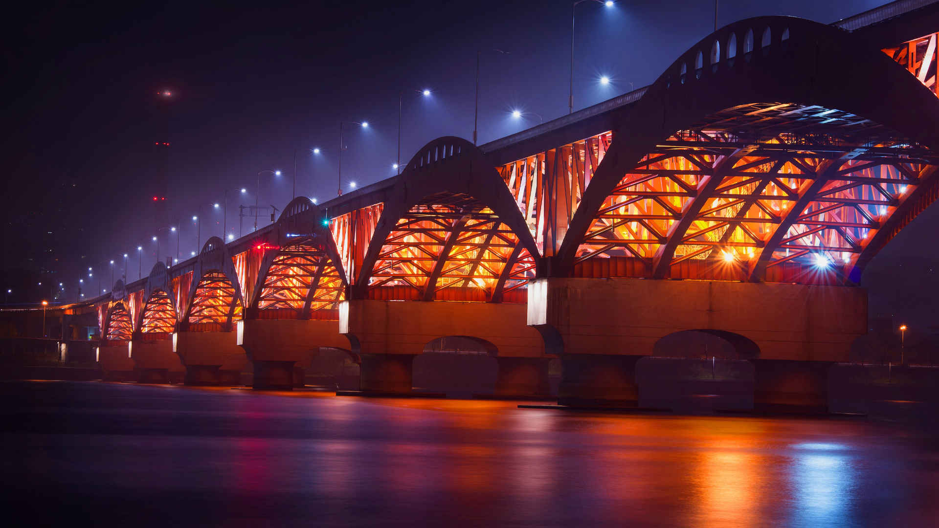 韩国首尔汉江圣水大桥晚上夜景真实图片