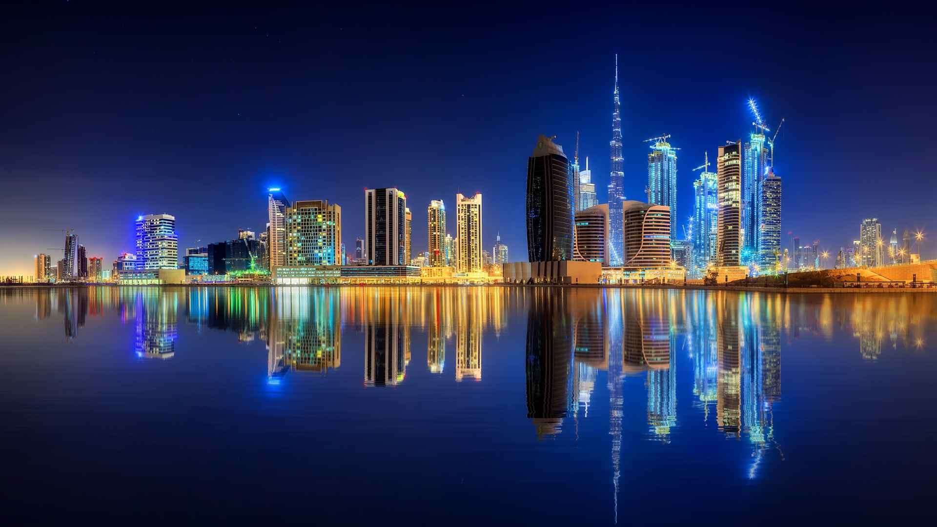 迪拜波斯湾摩天大楼城市夜景壁纸