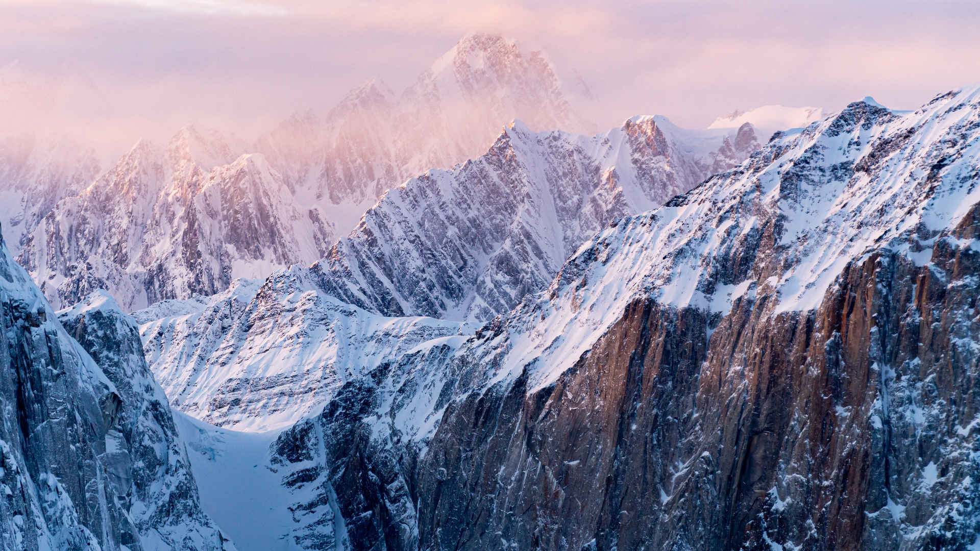 阿尔卑斯山脉雪山风景壁纸图