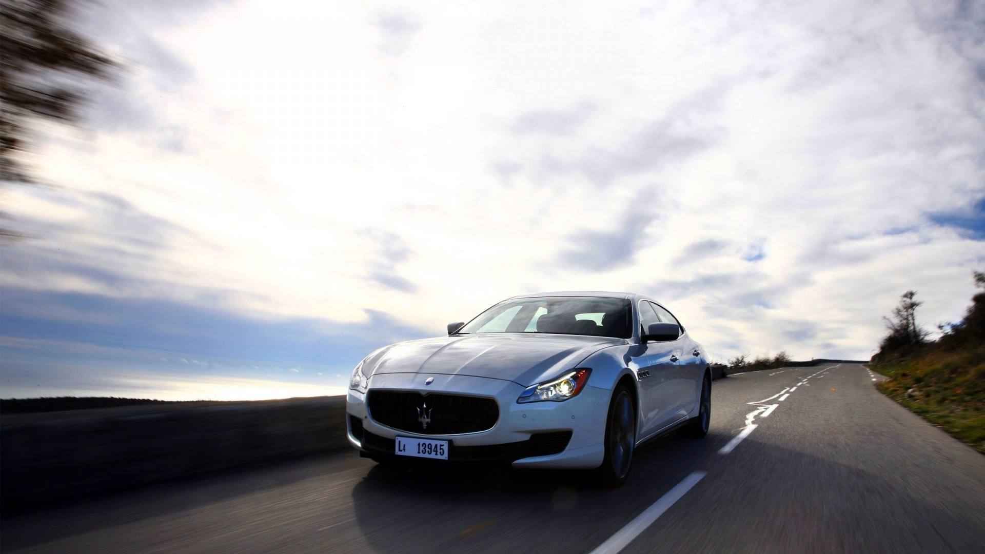 名车Maserati 玛莎拉蒂白色高清壁纸套图1