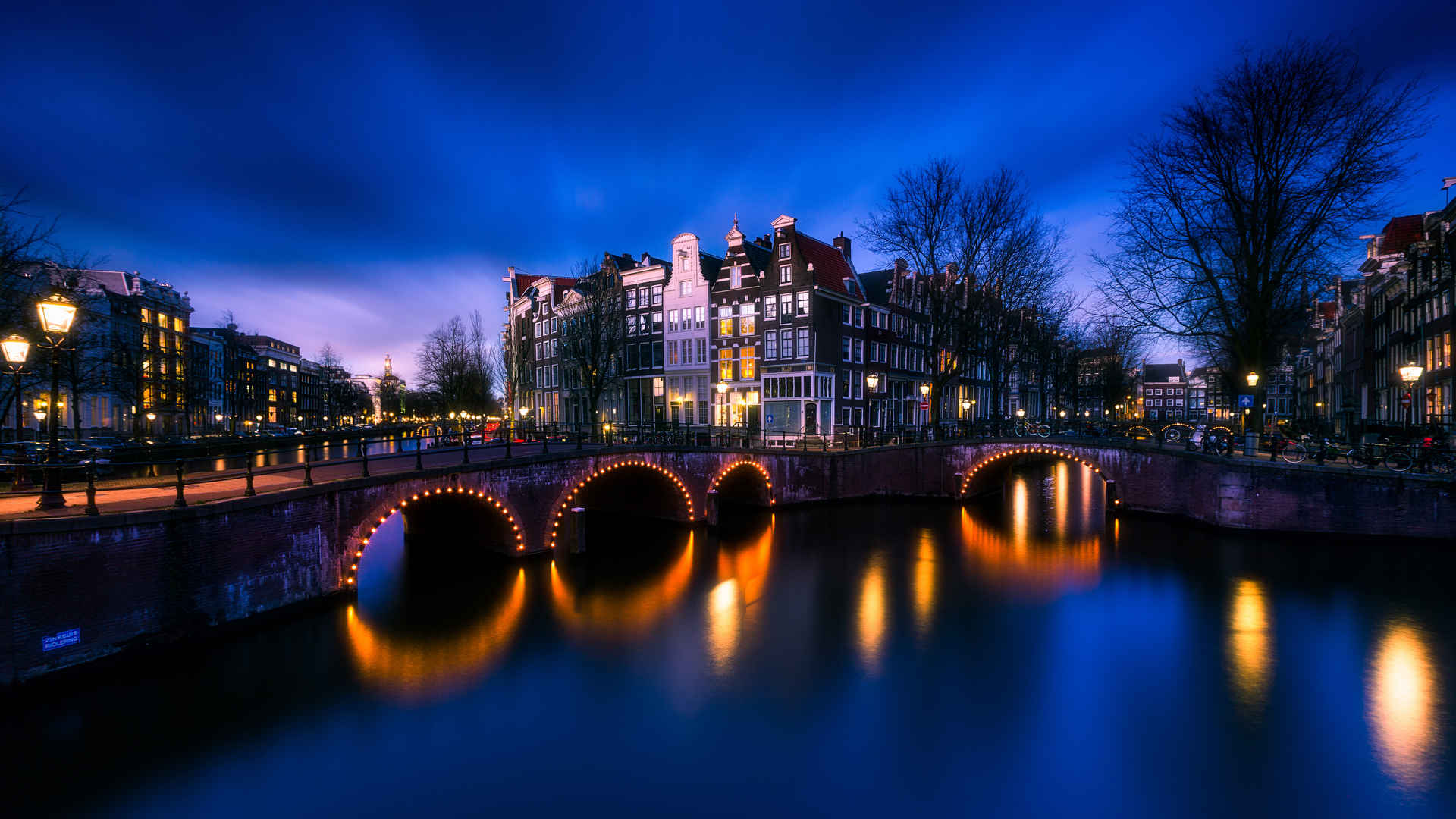阿姆斯特丹 城市 夜景 河流壁纸-