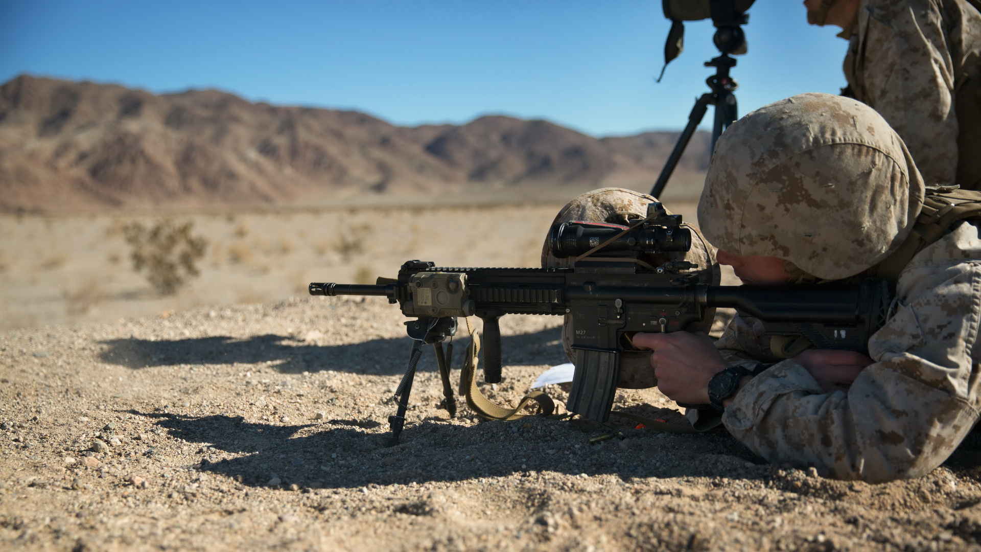 美国大兵中东演习IAR-M27步枪