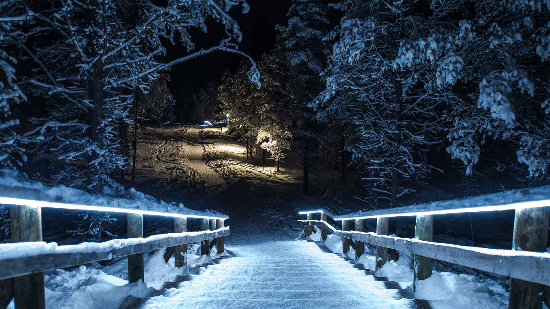 夜色雪景楼梯图片-