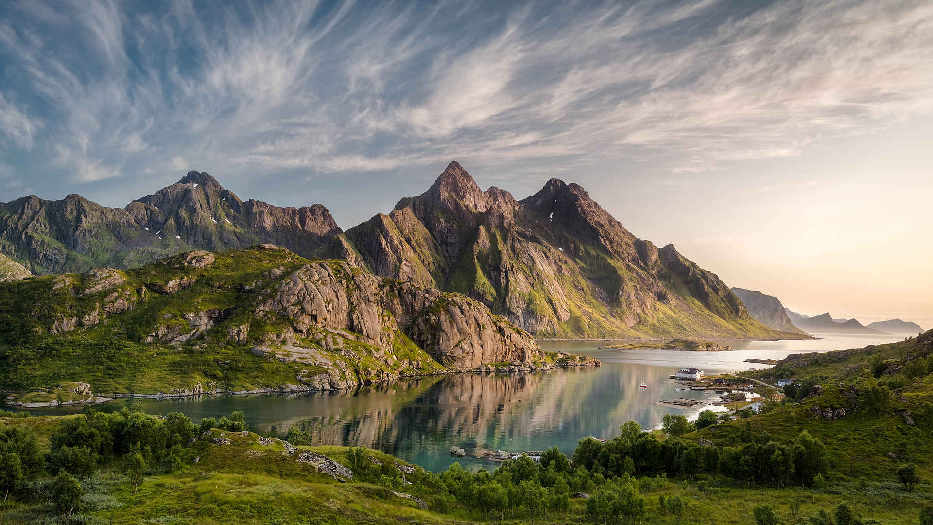 挪威山脉湖泊5K壁纸-