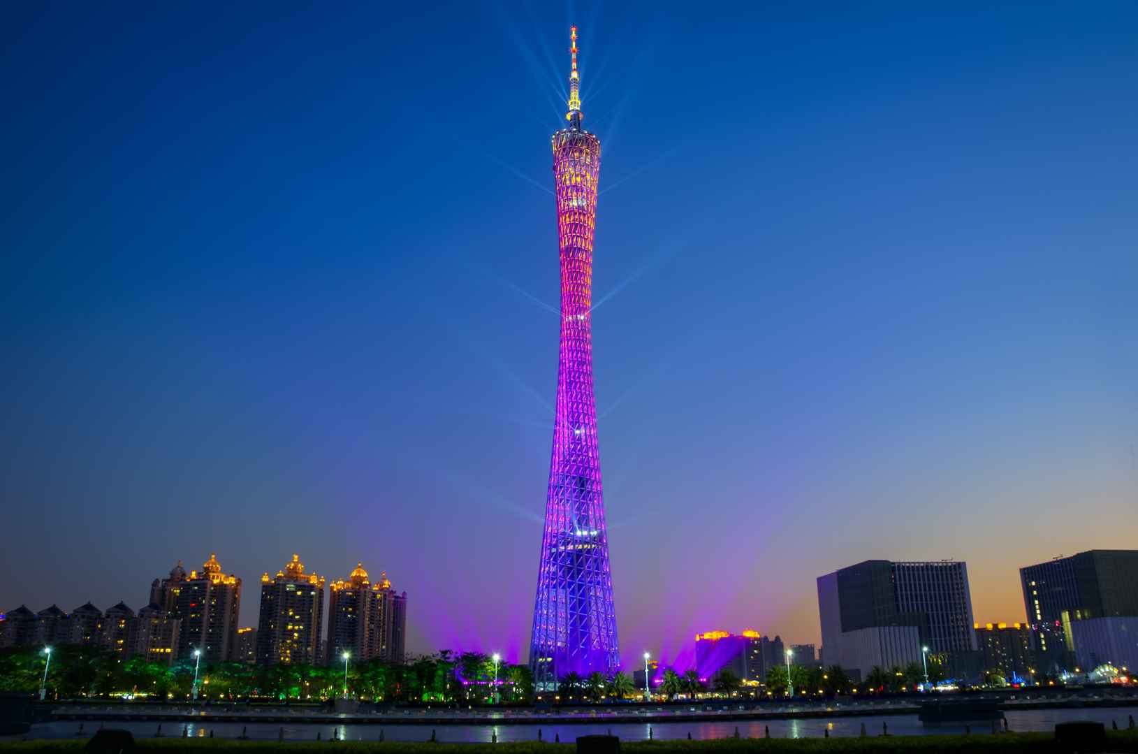 广州最高建筑广州塔夜景壁纸