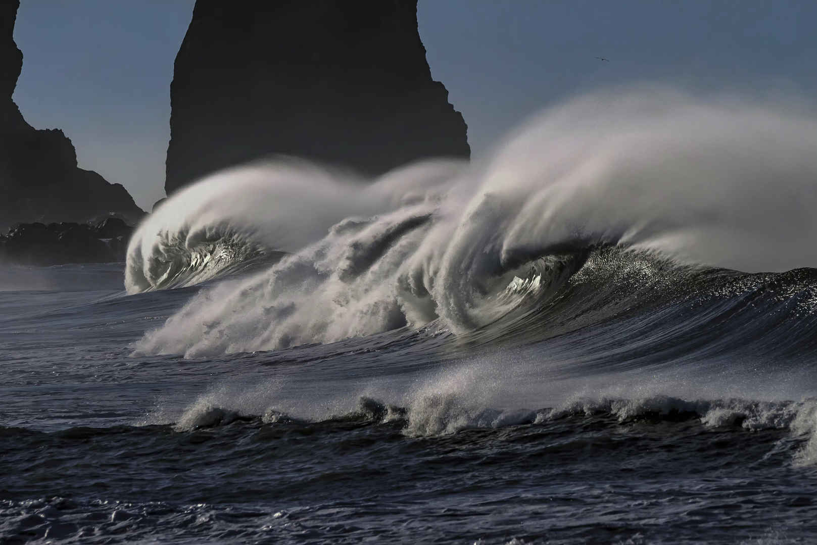 海洋巨浪压迫感壁纸