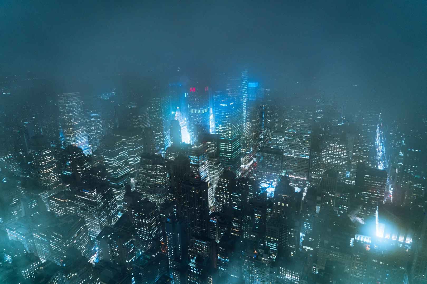 雾霾天气下的城市夜景高清壁纸图片-