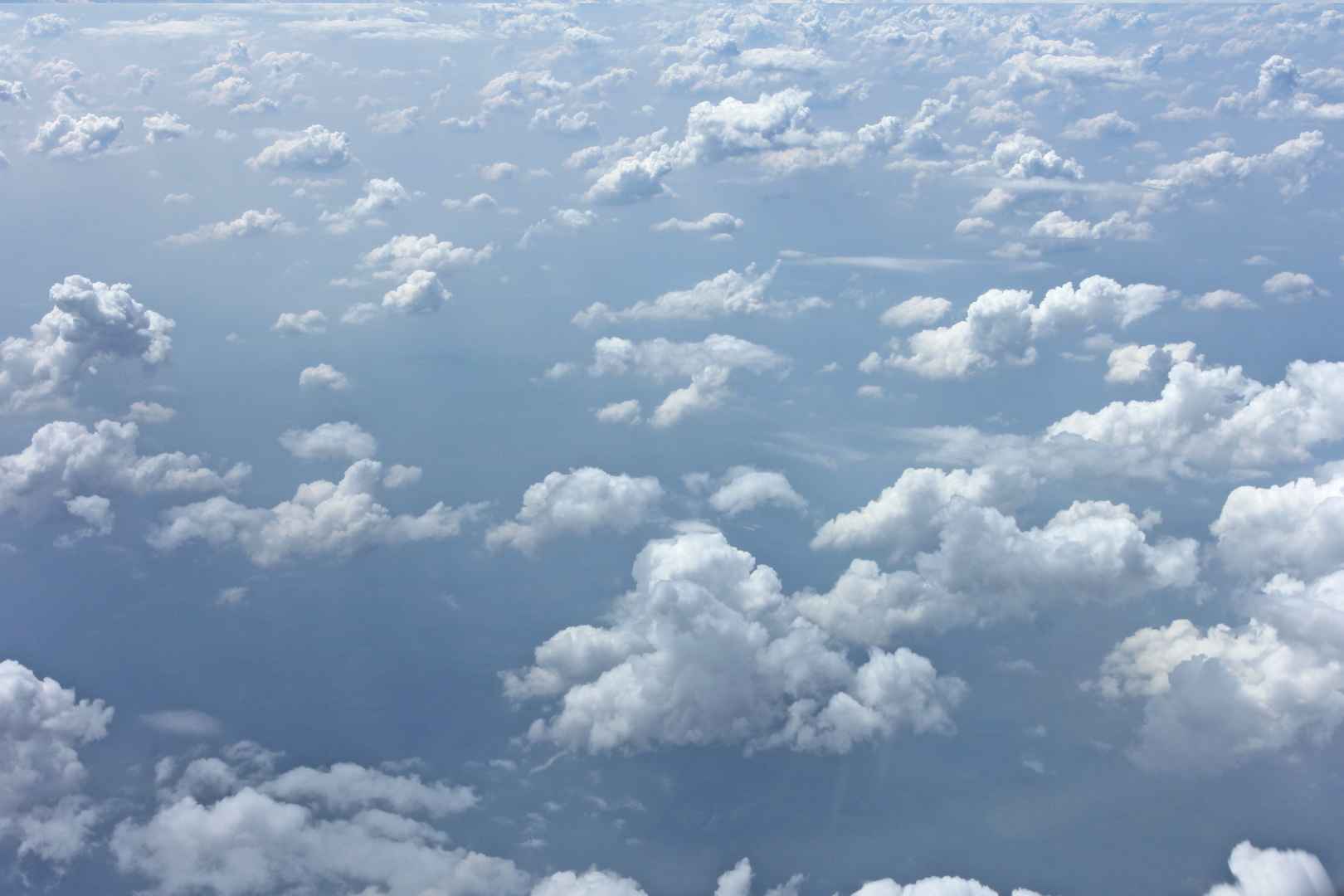 高空云层浮云桌面壁纸图片-