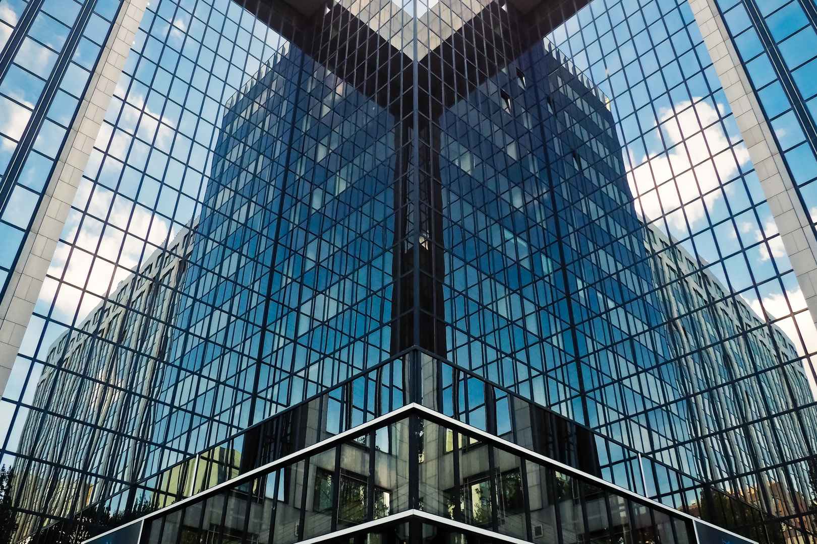 德国杜塞尔多夫摩天大楼建筑风景图片-