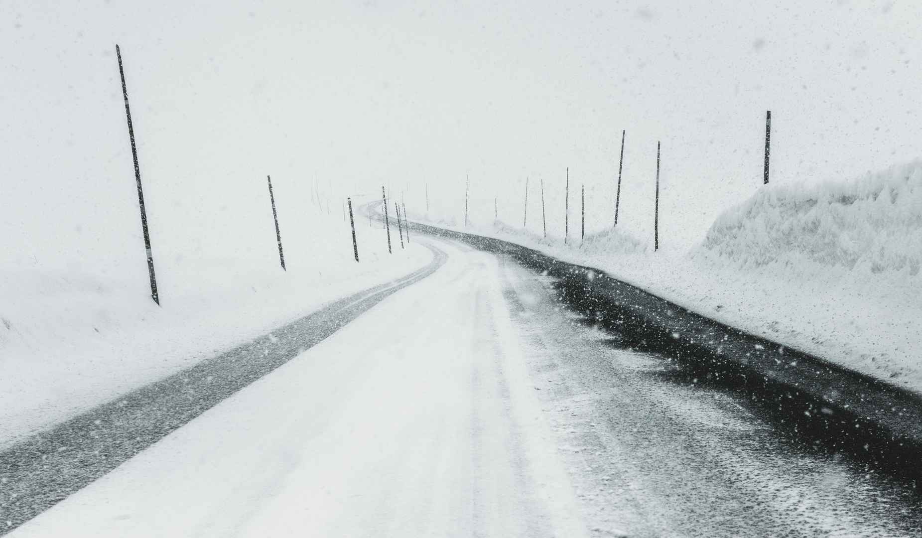 冬季公路雪景图片-