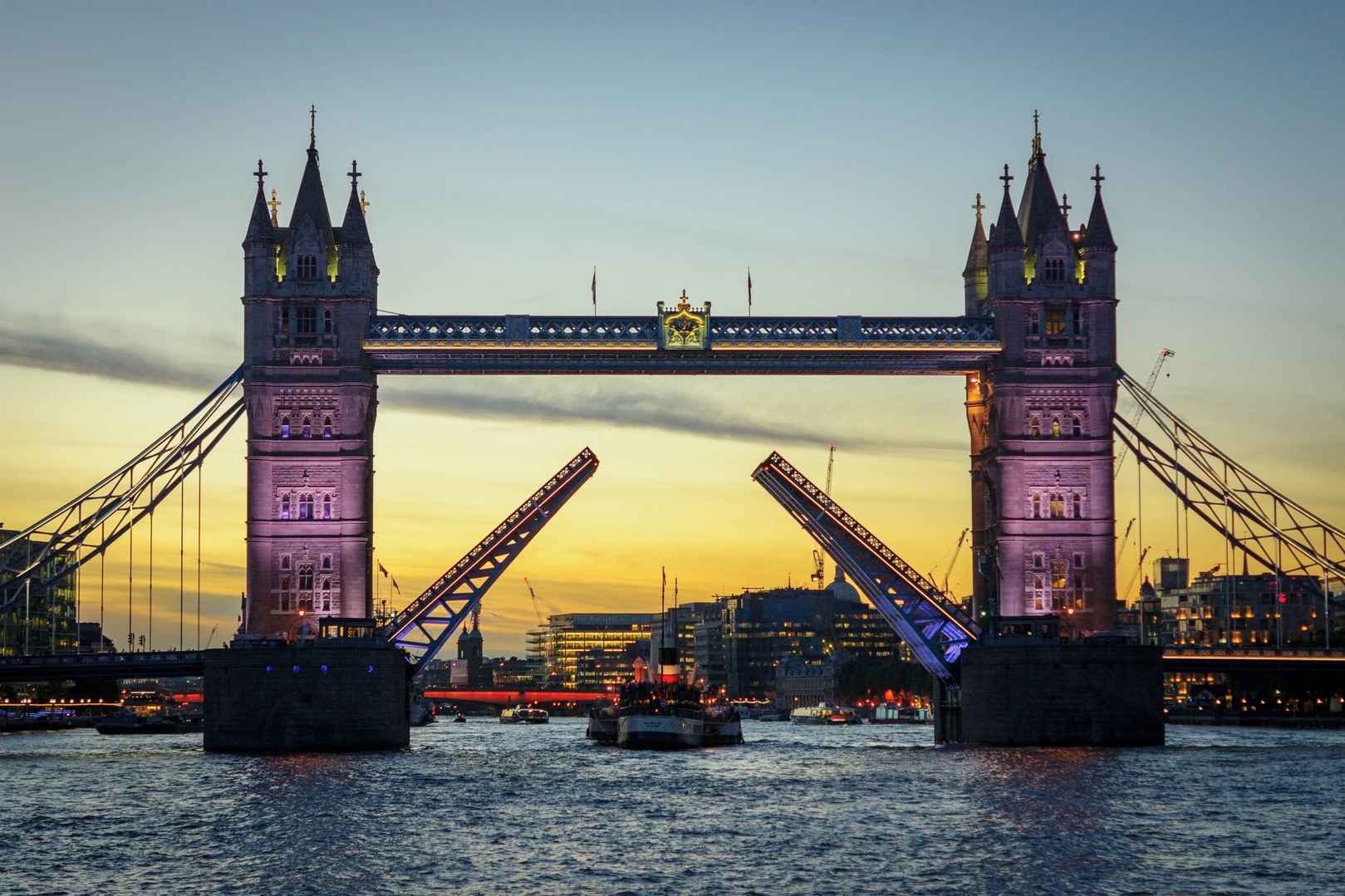 英国伦敦塔桥建筑风景图片-