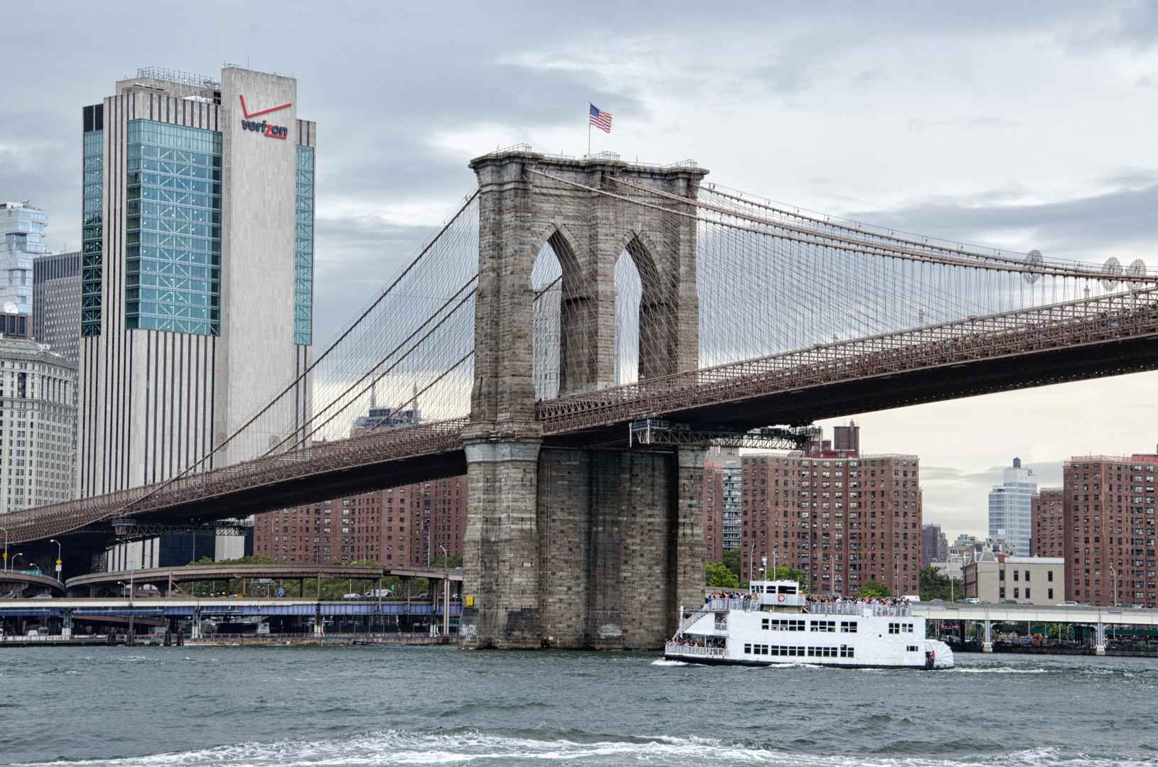 美国纽约布鲁克林大桥建筑风景图片-