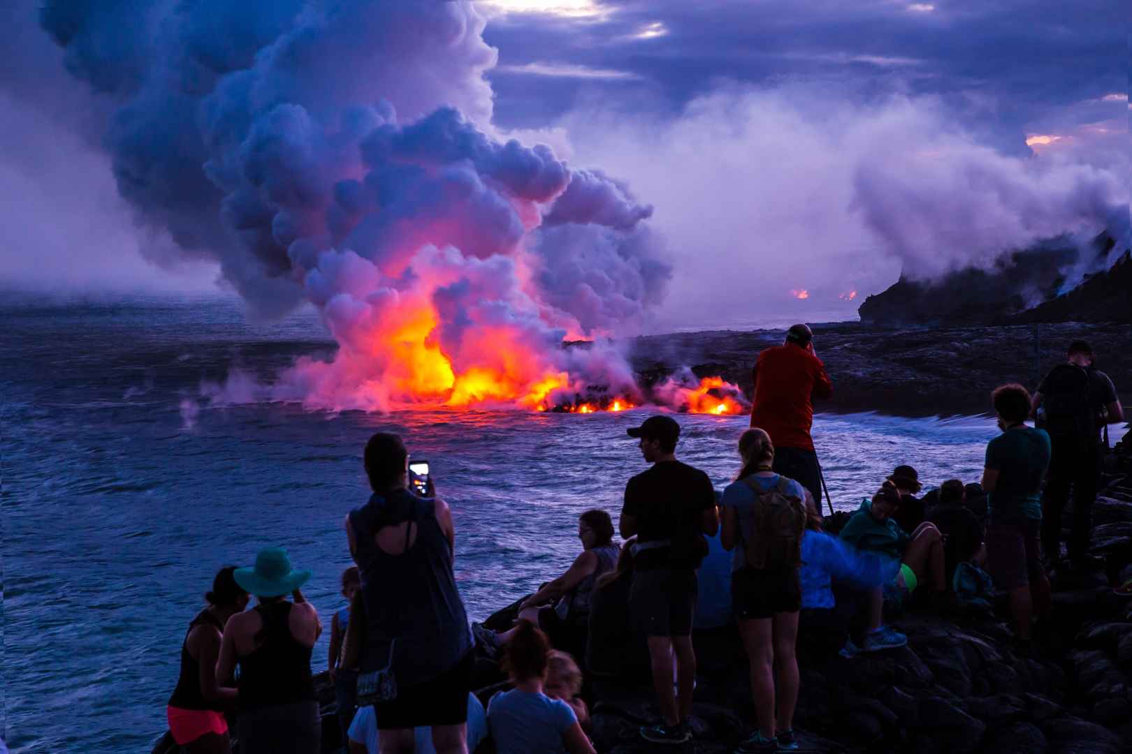 震撼的火山喷发图片-