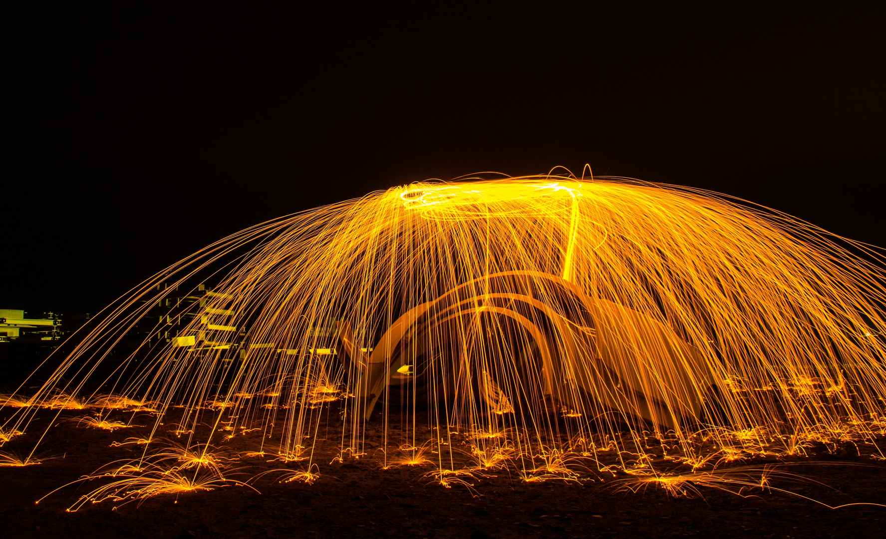火树银花的光圈夜景图片-