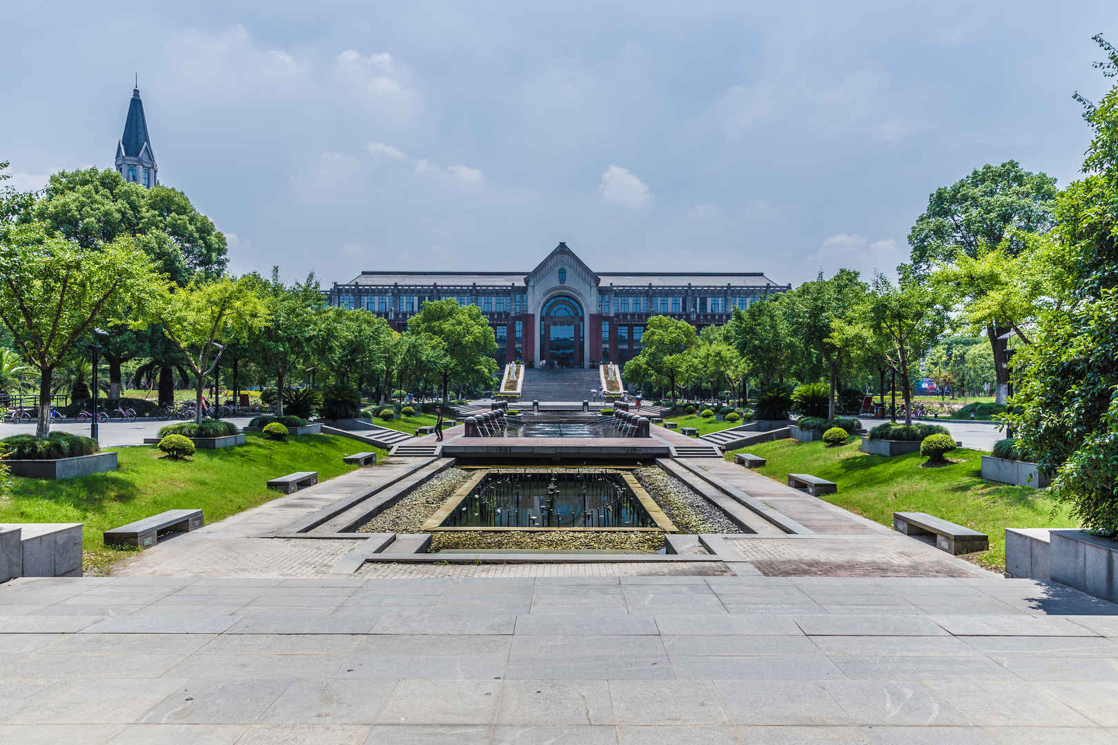 上海华东政法大学校园风景图片-