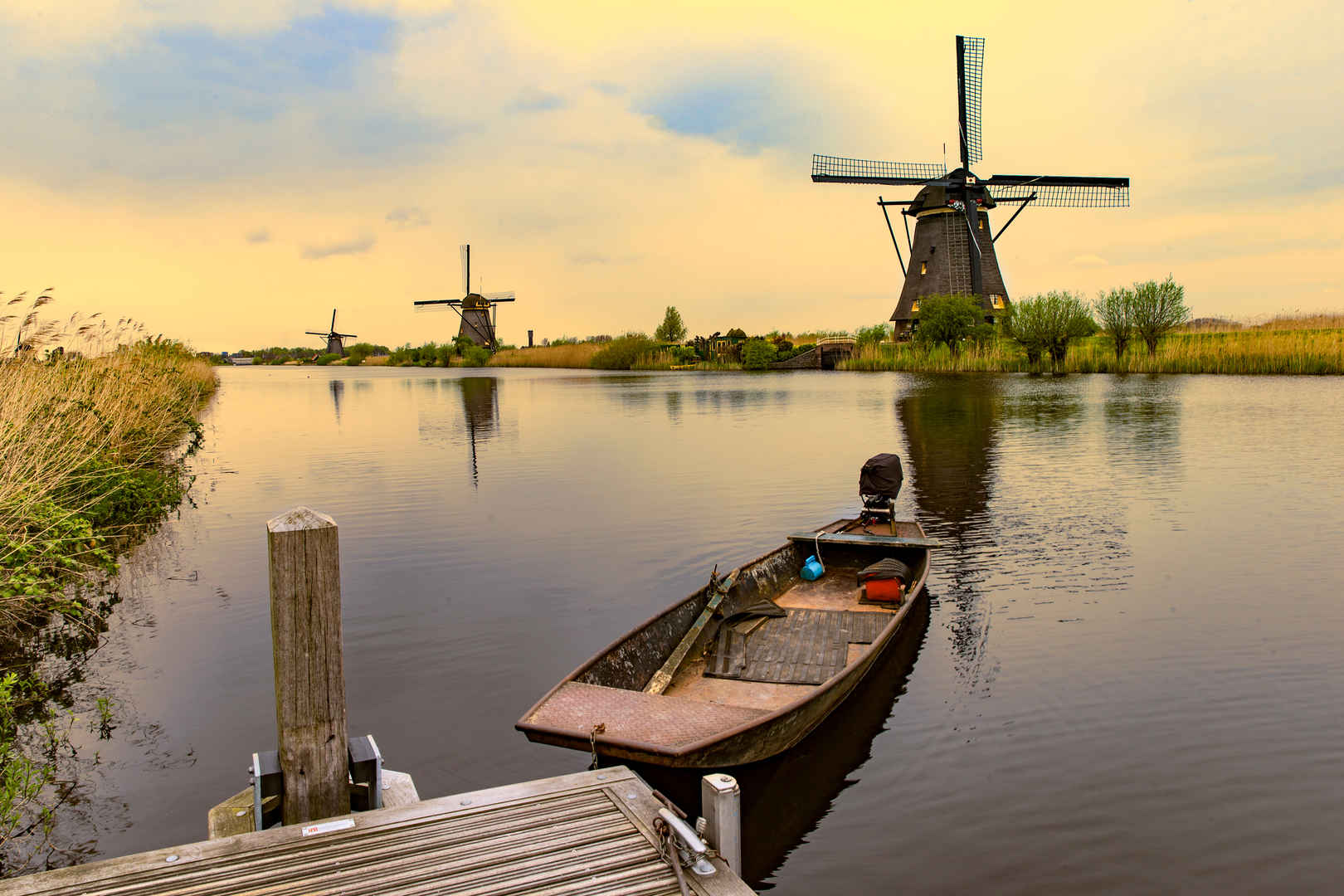 荷兰风车村风景5K壁纸-