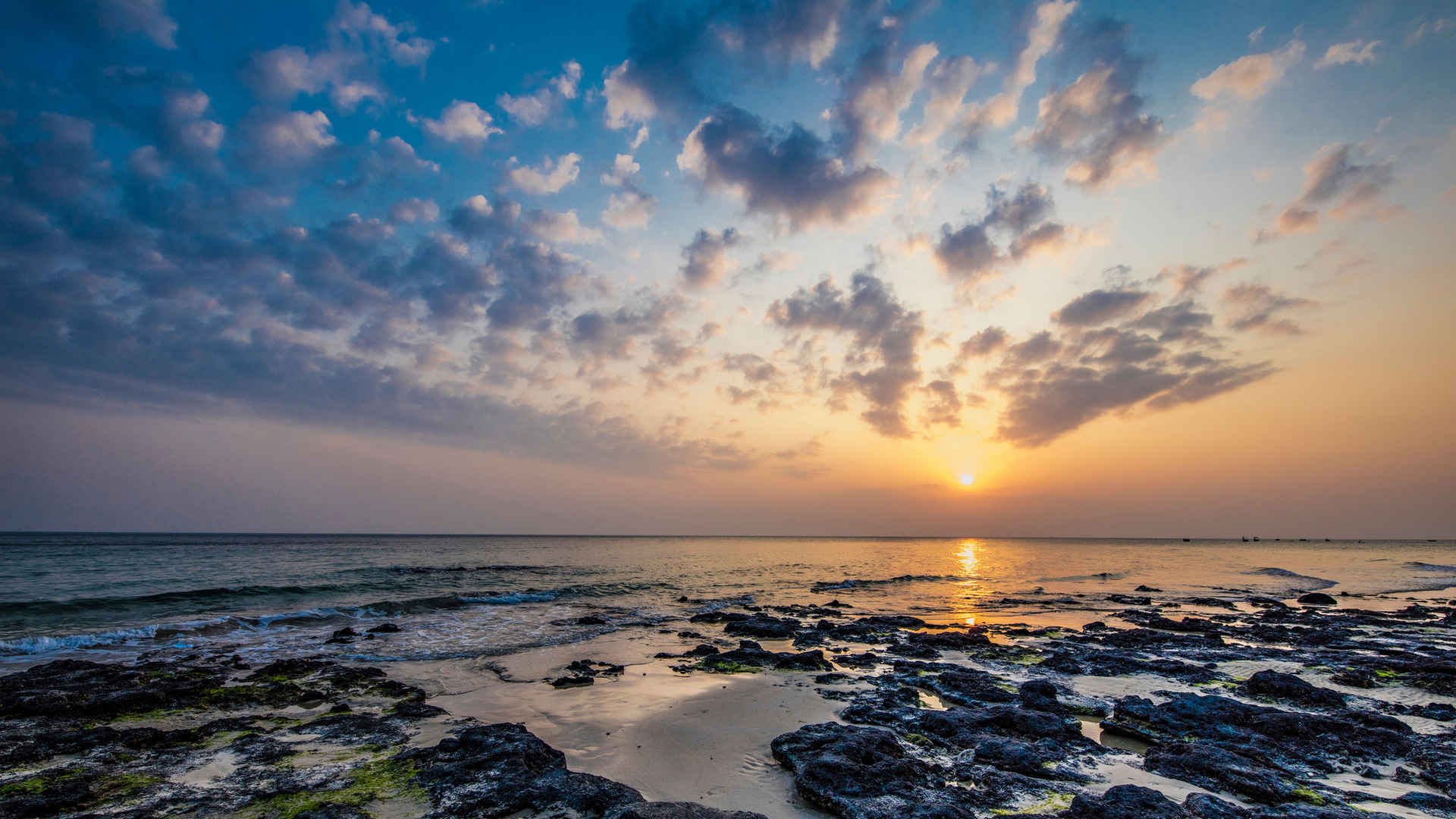 广西北海涠洲岛日落风景图片-
