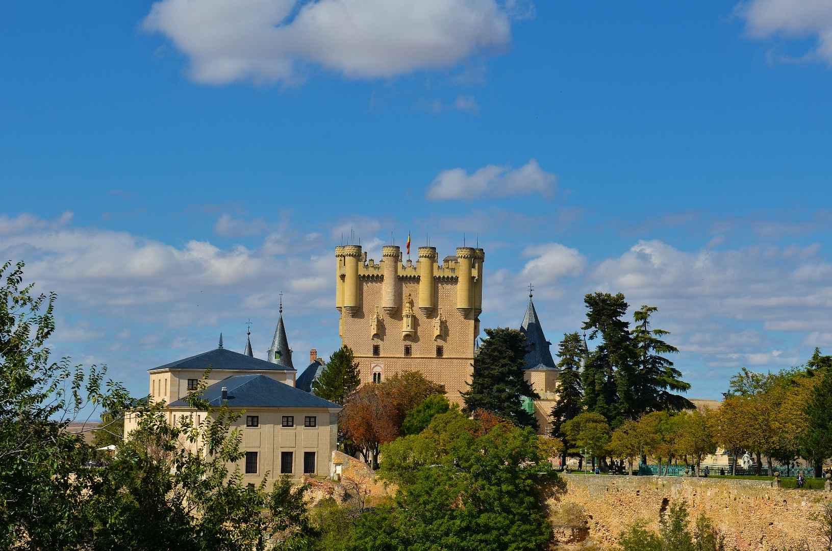 西班牙塞哥维亚城堡图片