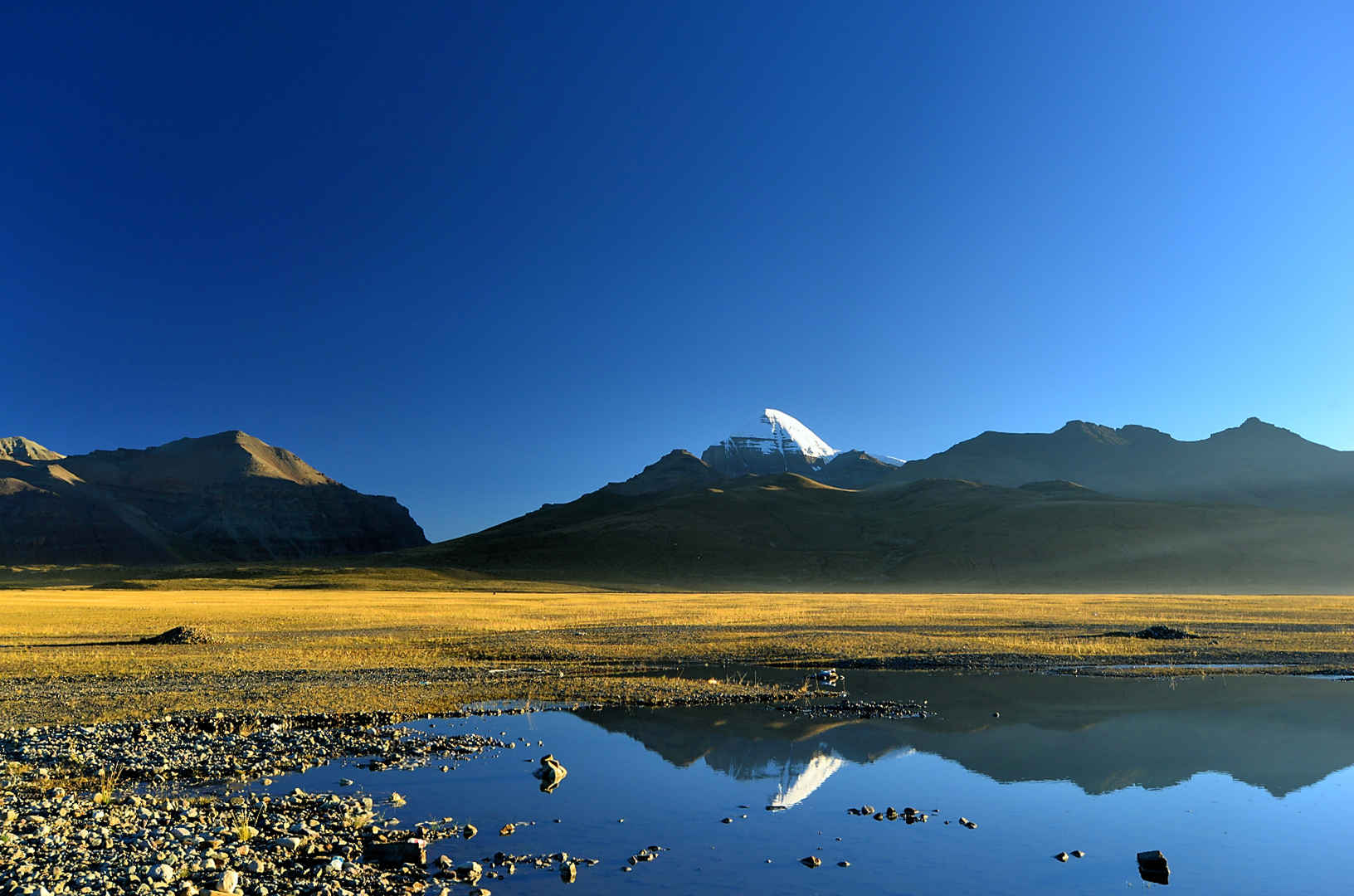 西藏阿里冈仁波齐峰壁纸图片