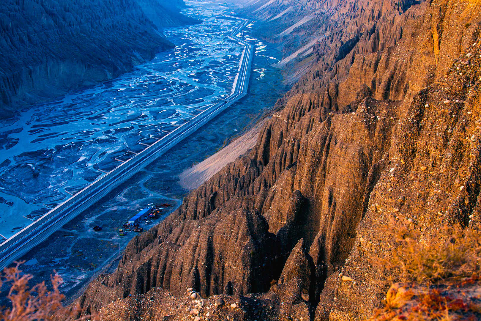 新疆独山子大峡谷风景壁纸图片