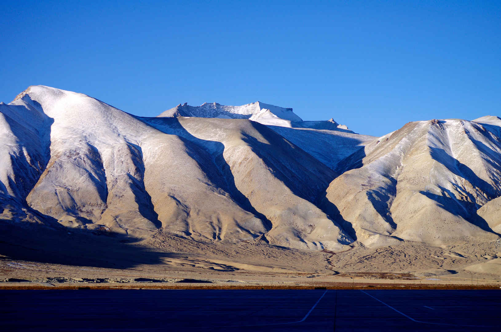 西藏山脉风景壁纸图片-