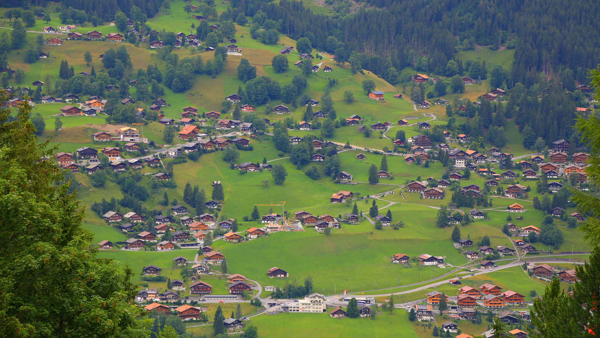 瑞士民居绿色壁纸图片-