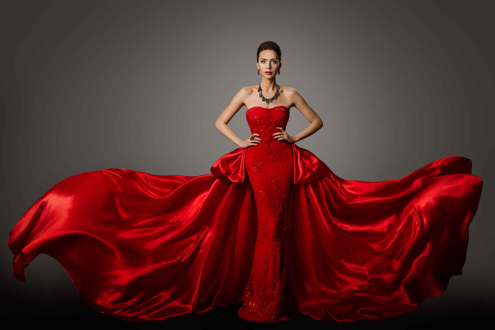 模特红色礼服美女7K壁纸